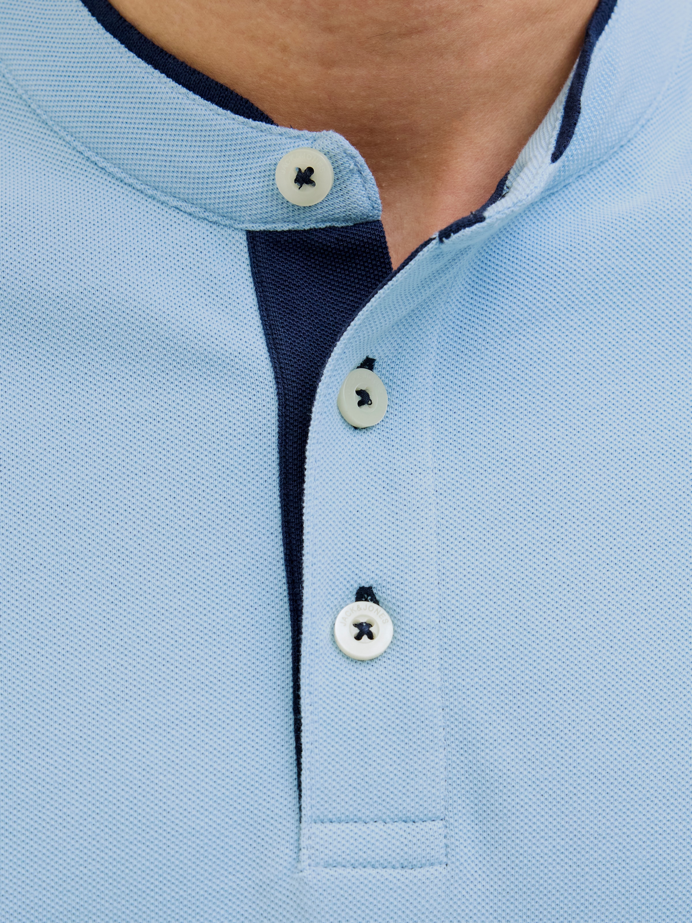 Jack & Jones Poloshirt »JJEPAULOS MAO POLO«, mit Logo Stickerei