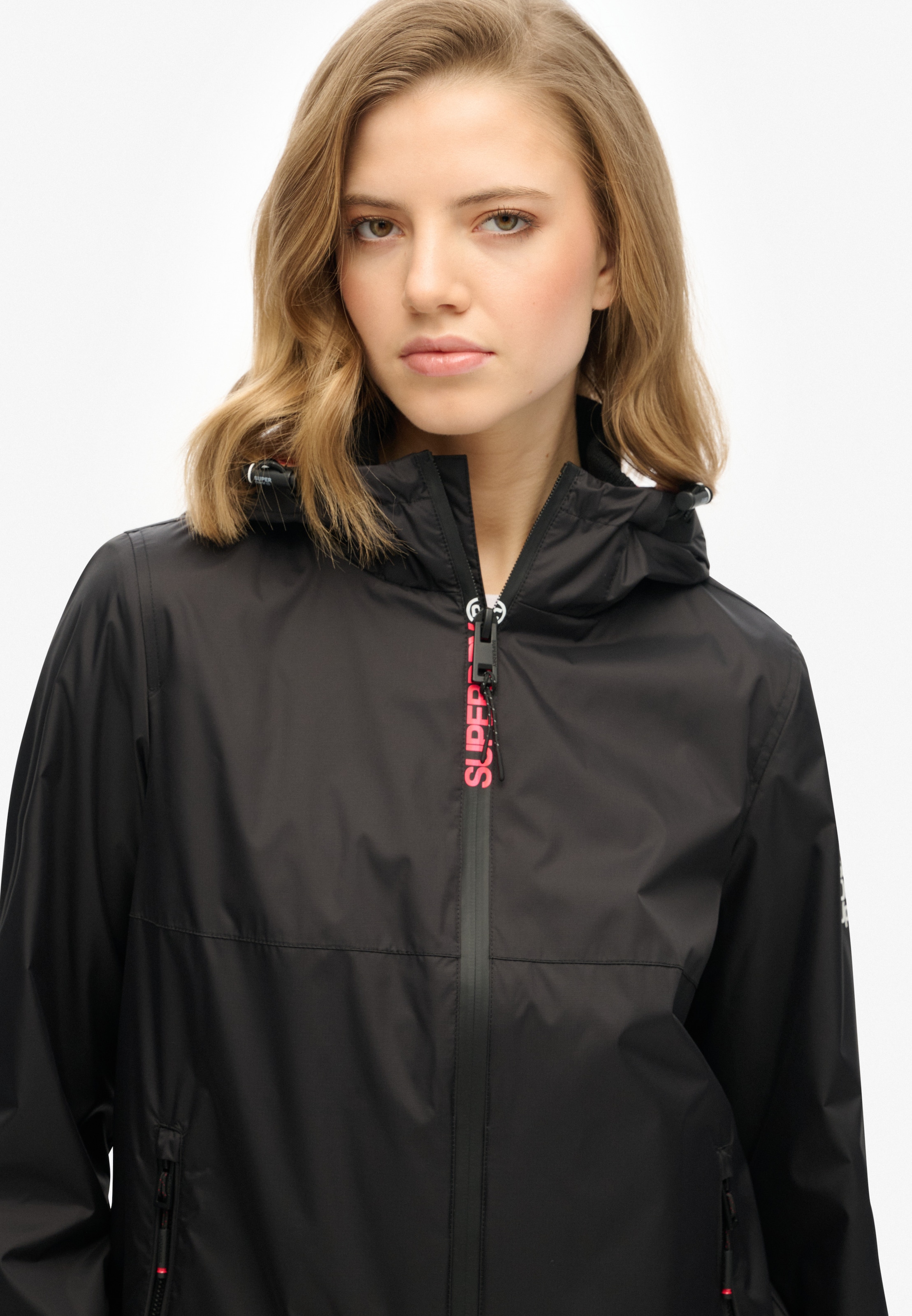 Superdry Outdoorjacke »HOODED LOGO WINDBREAKER JACKET«, mit Kapuze