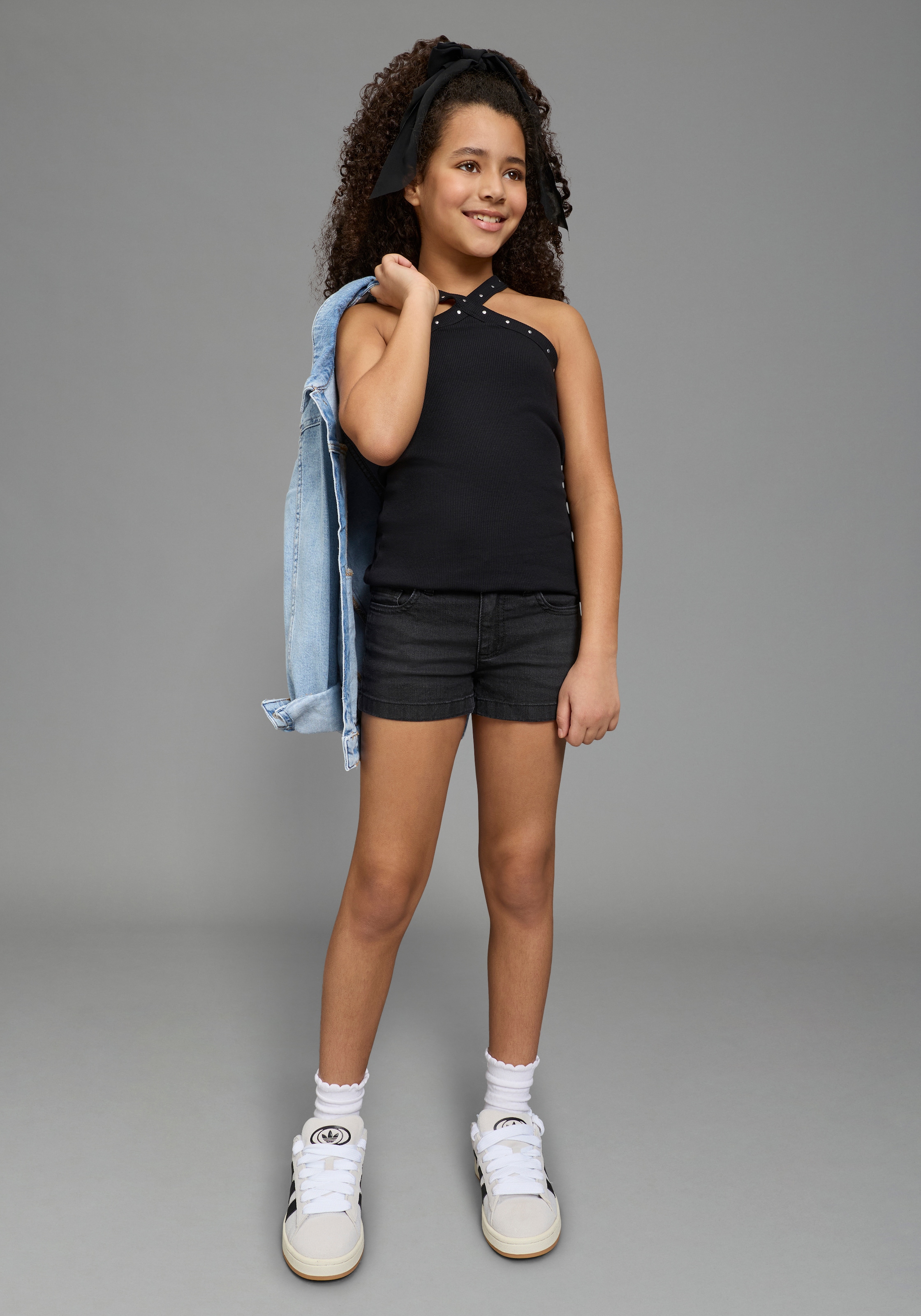 Bruno Banani T-Shirt »Trendiges Top mit Nieten für Mädchen« ärmellos, asymmetrischer Ausschnitt, für Mädchen, aus Baumwolle