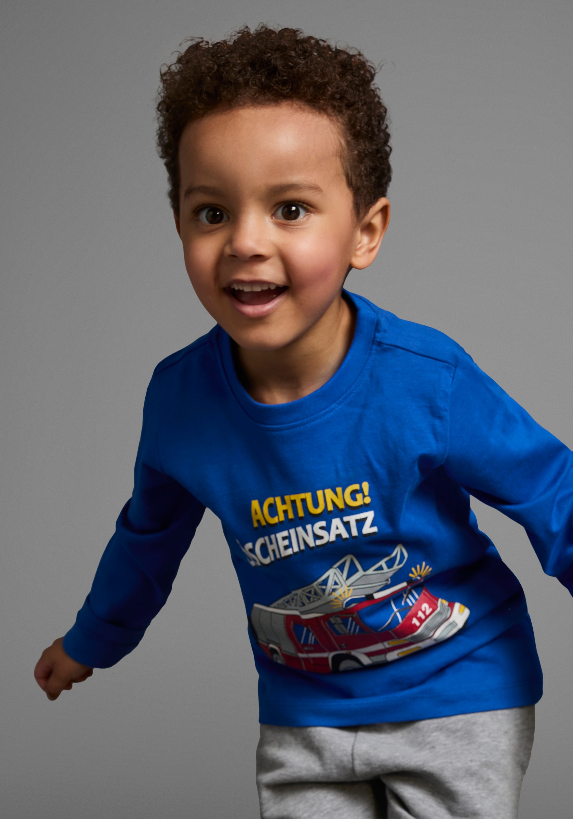 KIDSWORLD Langarmshirt »Mit Feuerwehr-Druck: ACHTUNG LÖSCHEINSATZ«, Langarm, Basic-Passform, bedruckt, Rundhalsausschnitt