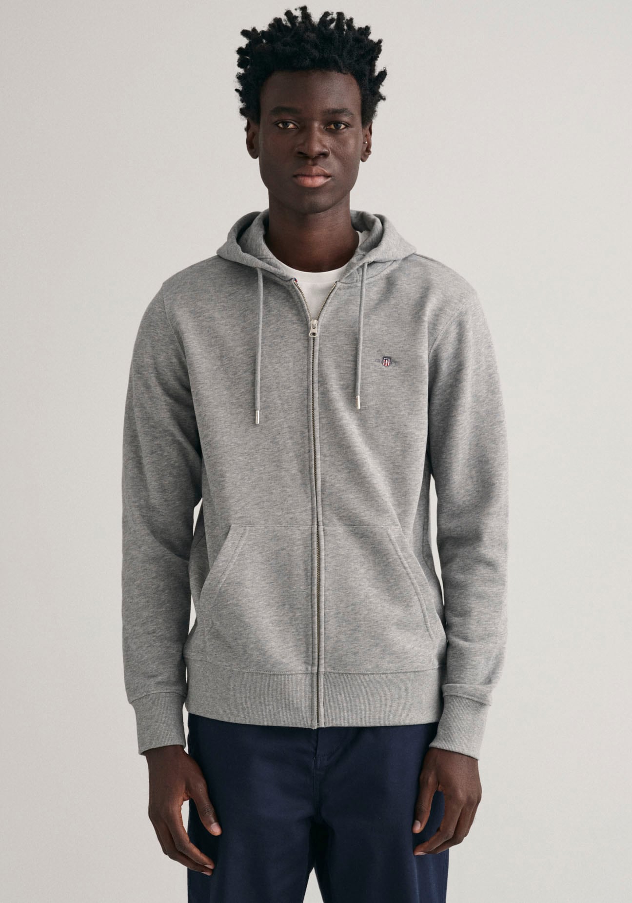 Gant Kapuzensweatjacke »REG SHIELD FULL ZIP HOODIE«, mit Logostickerei auf der Brust