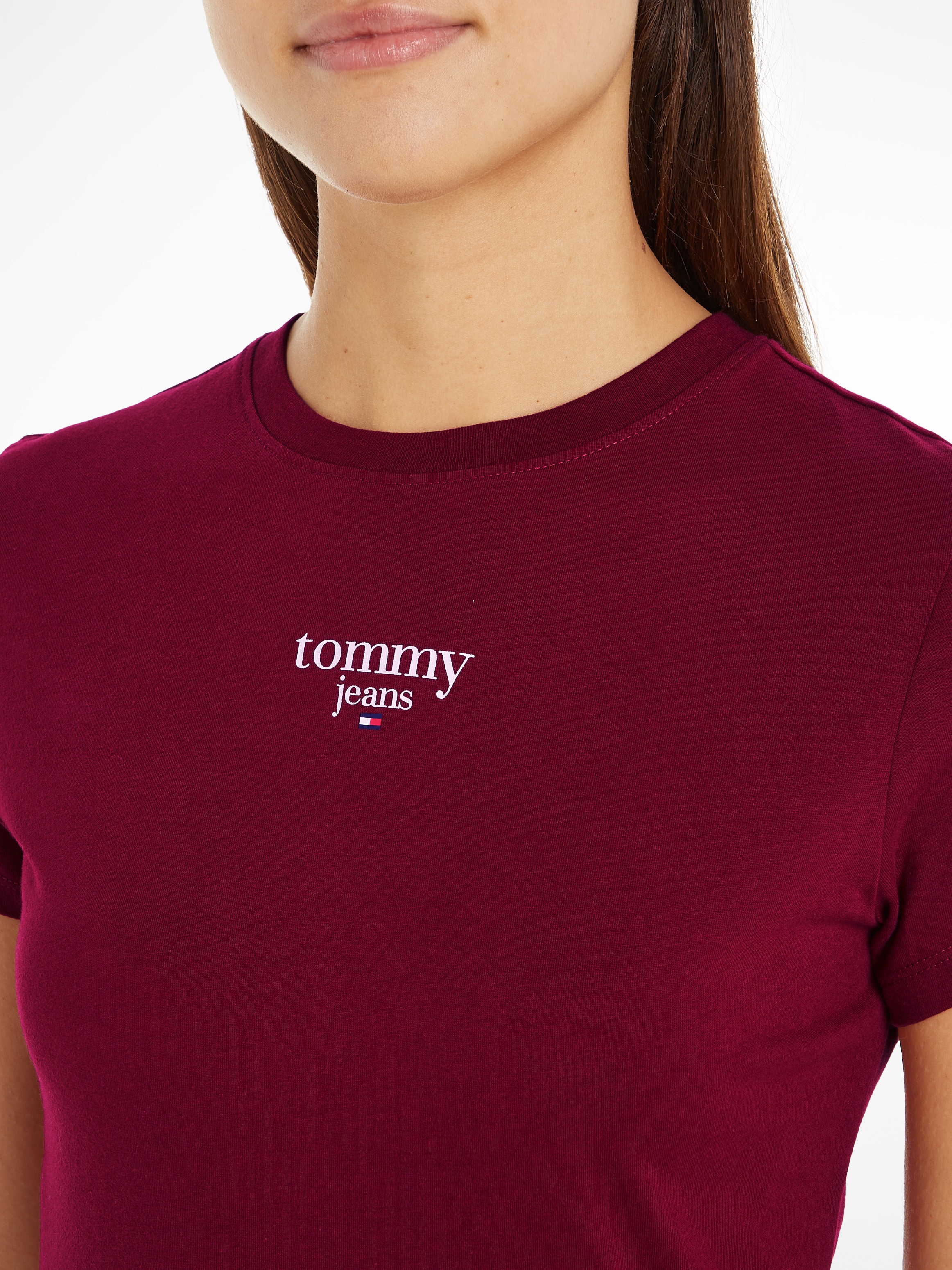 Tommy Jeans Rundhalsshirt »TJW SLIM ESSENTIAL LOGO 1 SS EXT«, mit Tommy Jeans Logoschriftzug, Rundhals