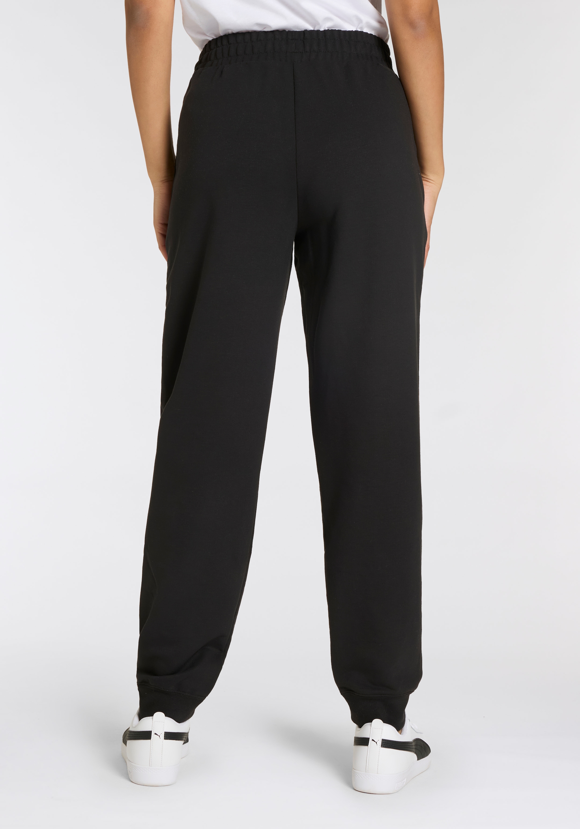 PUMA Trainingshose »ESS SMALL NO. 1 LOGO LIGHTWEIGHT PANTS CL«, leichte Trainingshose, Sweathose mit dryCELL Technologie