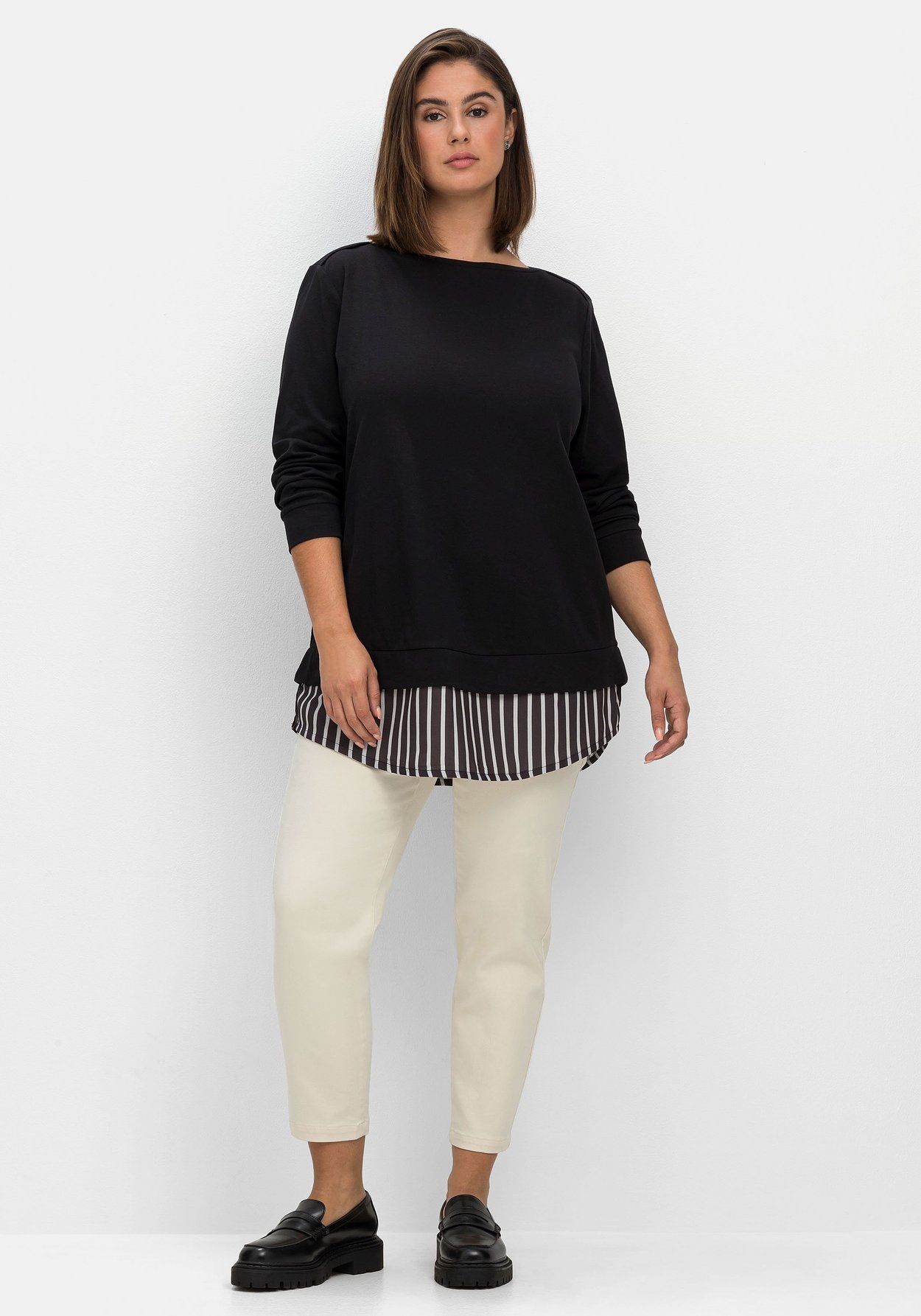 Sheego Langarmshirt »Langarmshirt mit Ansatz aus Blusenstoff«, mit Ansatz aus Blusenstoff