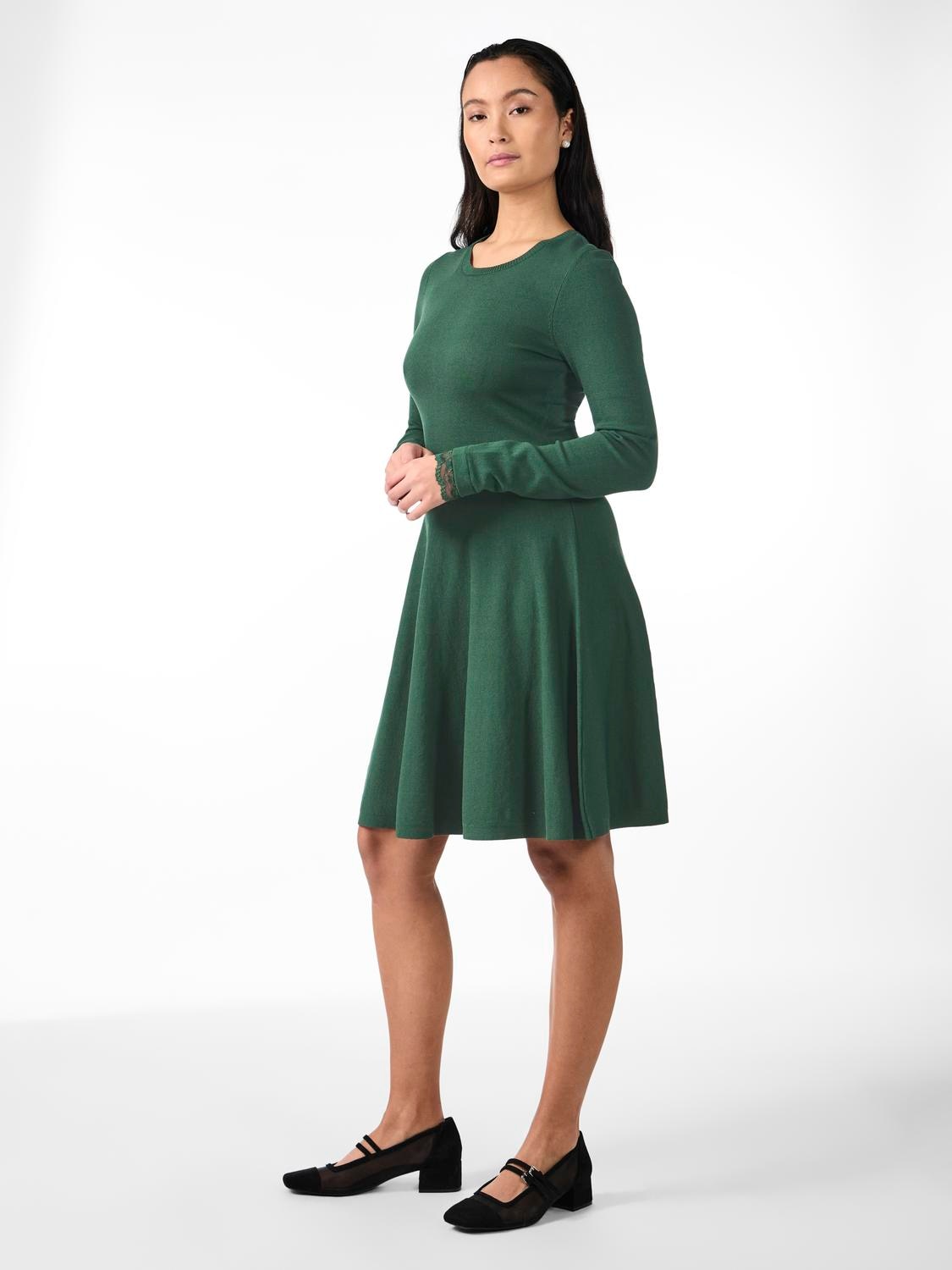 Y.A.S Strickkleid »YASBECCO LS KNIT DRESS S. NOOS«, mit Spitze am Ärmelsaum