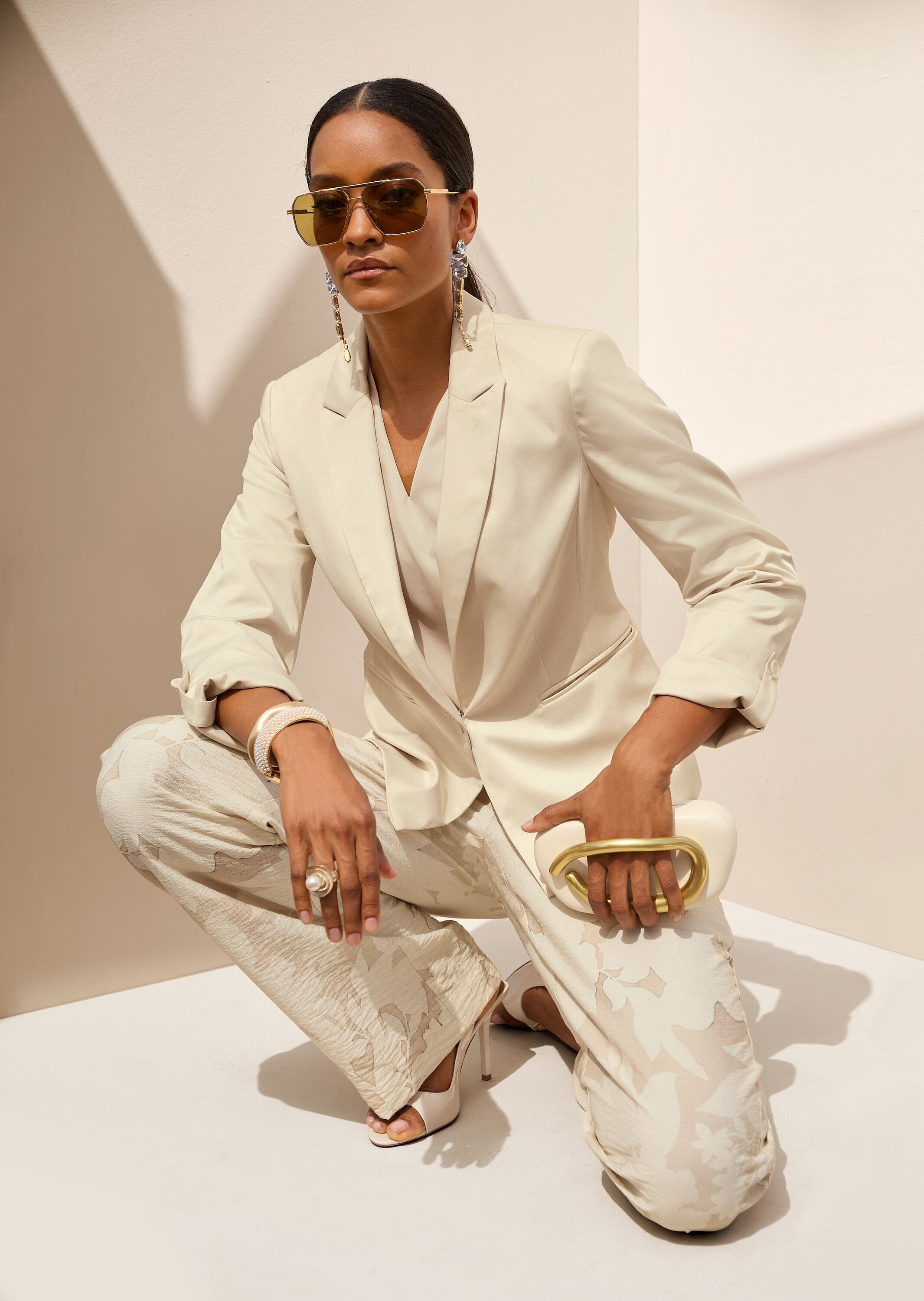 MADELEINE Jackenblazer »Kurzblazer Eleganter Einreiher mit Reverskragen« Eingearbeitete Leistentaschen