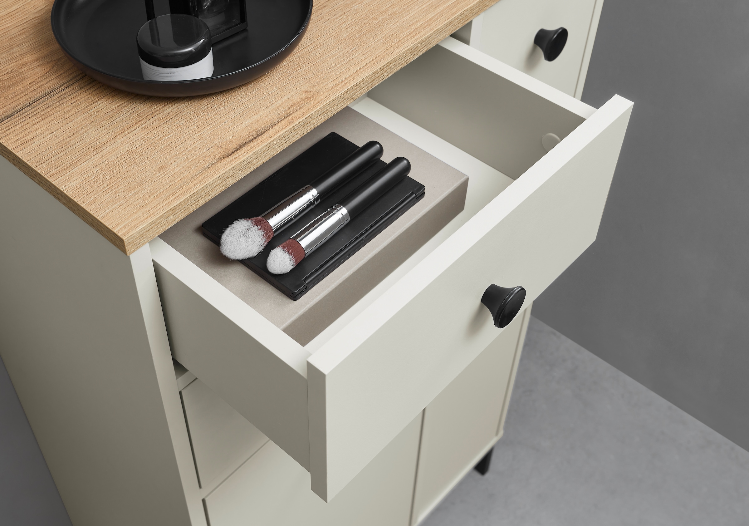 BASIC by Balculina Hochschrank »Linea« 1 Stk. tlg. Breite 60cm, U-Profil Füße, Unterflurauszug