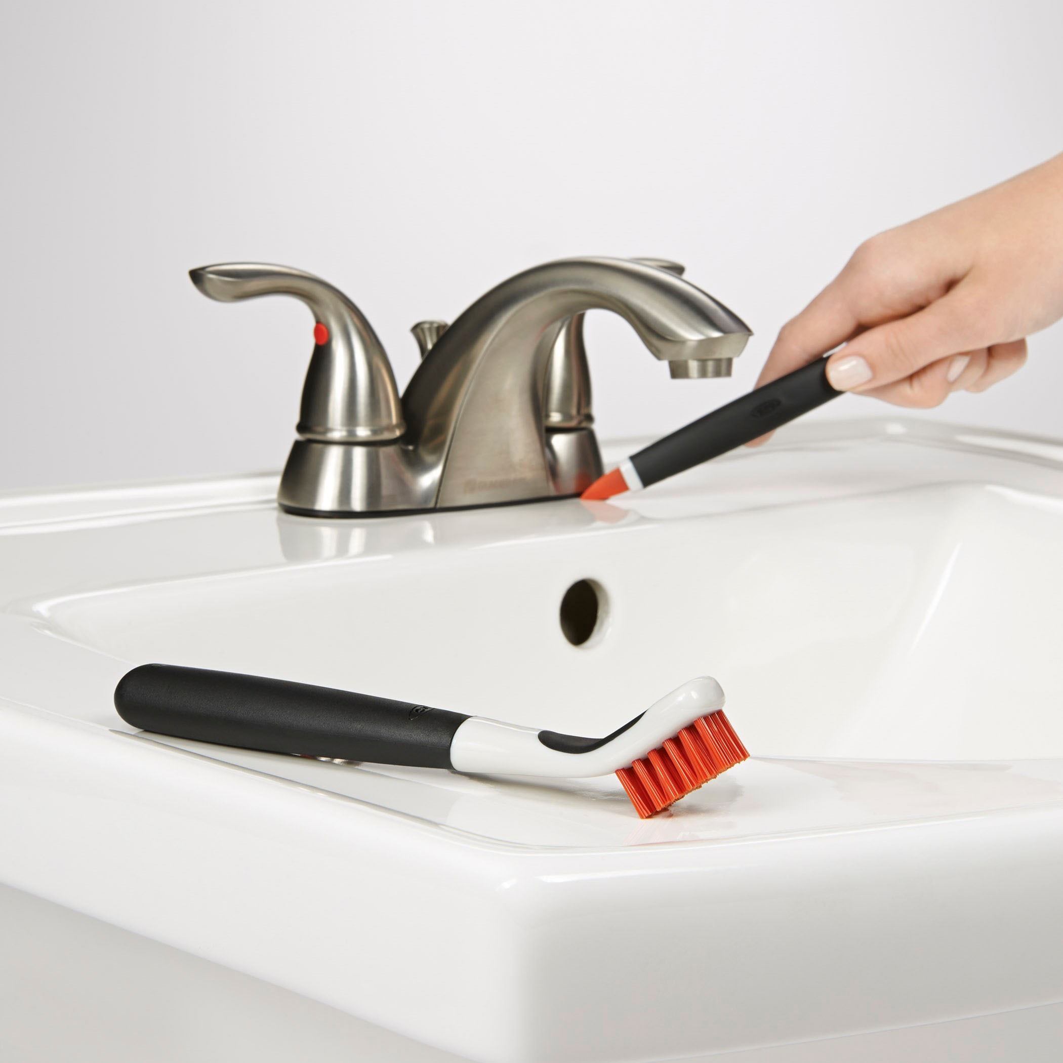 OXO Good Grips Reinigungsbürsten-Set »OXO Good Grips Bürsten-Putzset zur Tiefenreinigung – orange« aus Kunststoff zur Tiefenreinigung