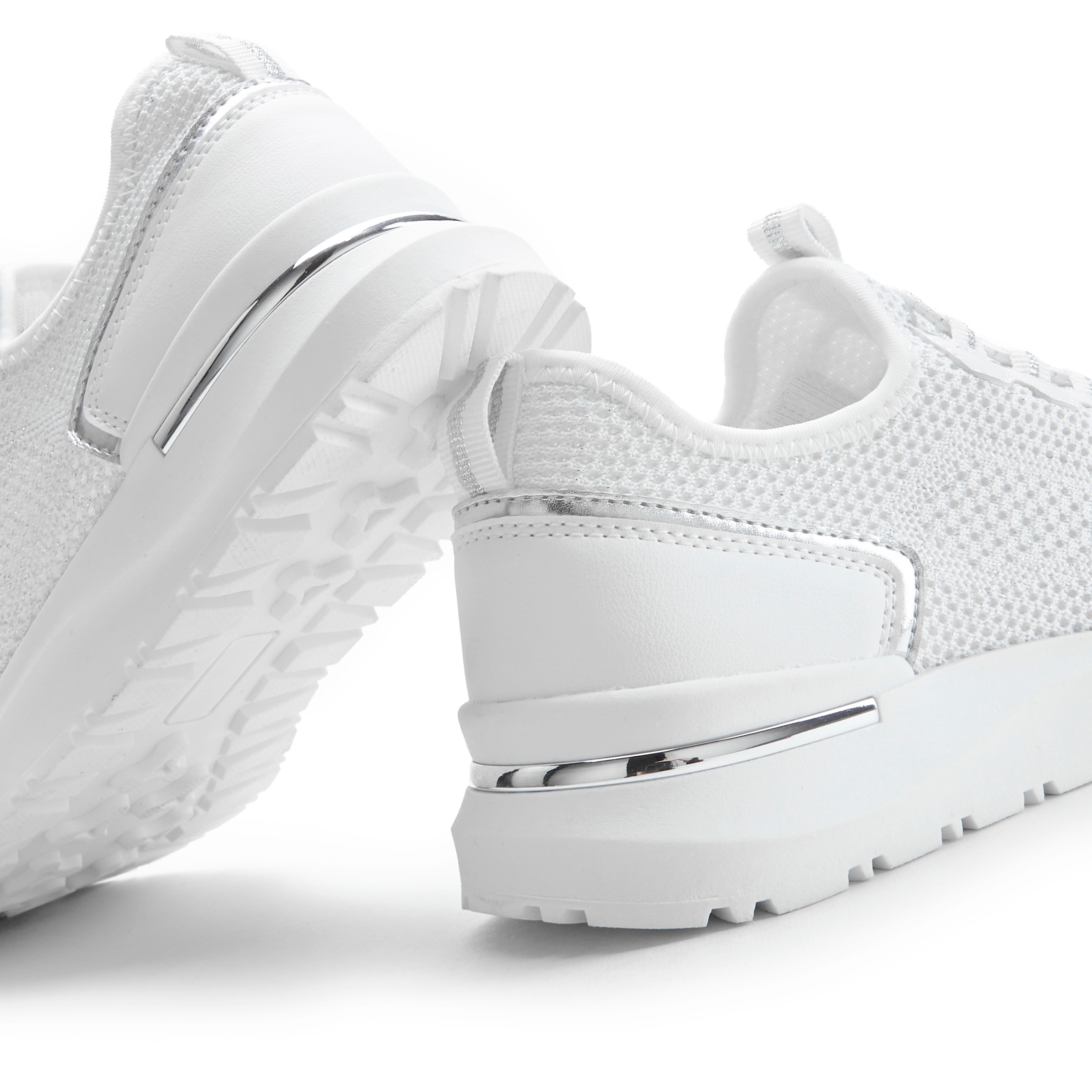 Vivance Sneaker »Freizeitschuh, Halbschuh,«, aus Textil zum Reinschlüpfen mit elastischen Schnürbändern VEGAN
