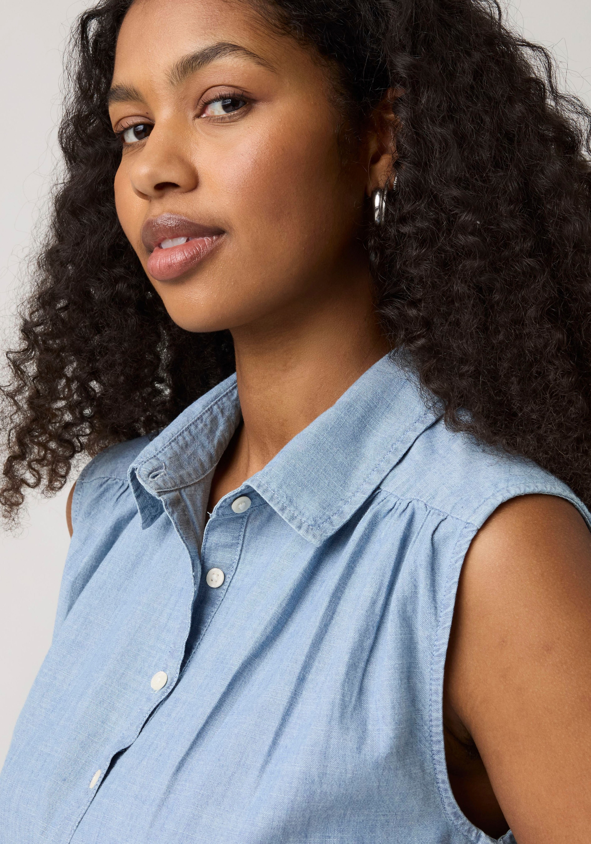 Levi's® Blusentop Figurumspielende Passform