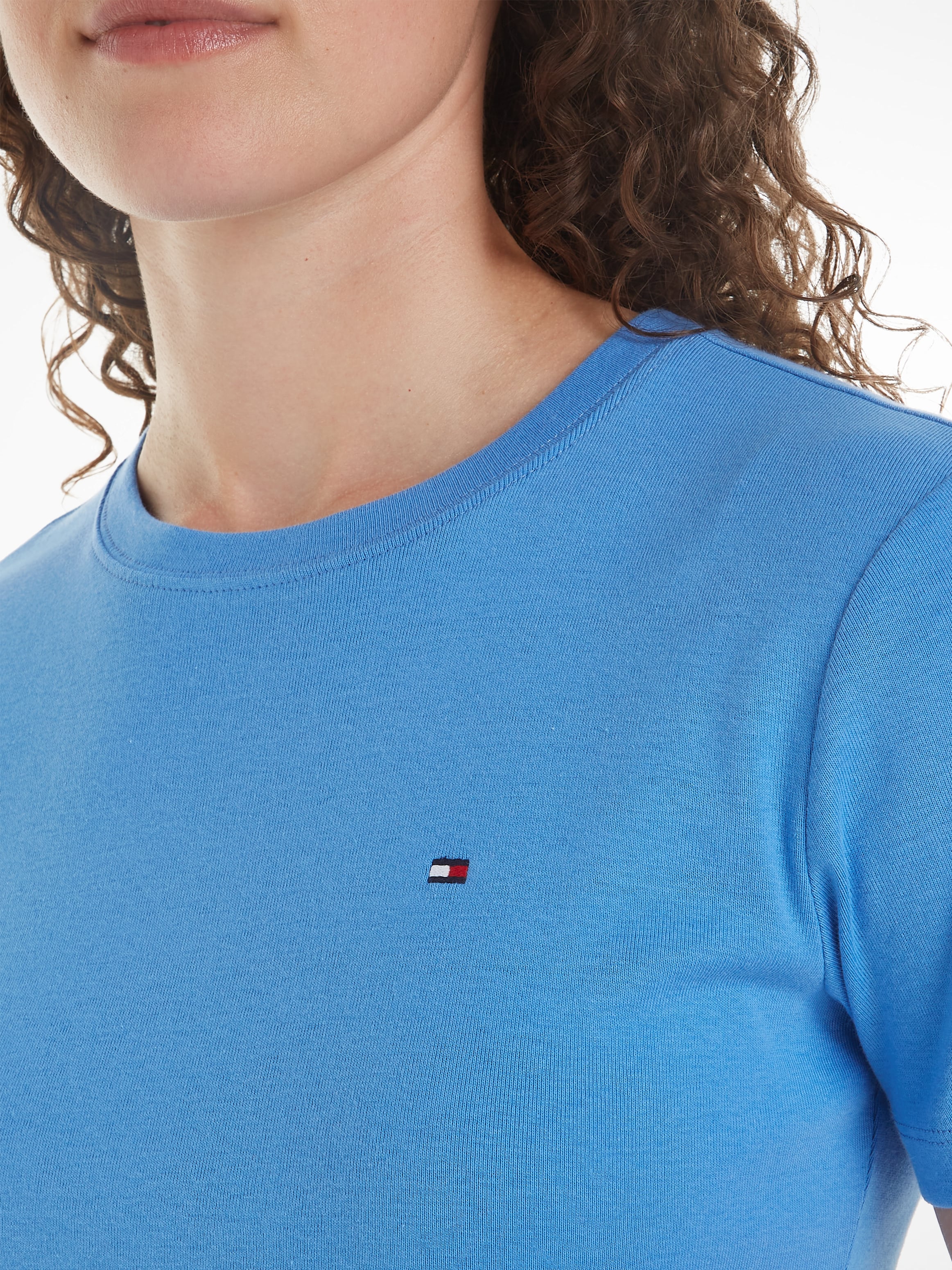 Tommy Hilfiger T-Shirt »SLIM CODY C-NK SS«, mit Logostickerei