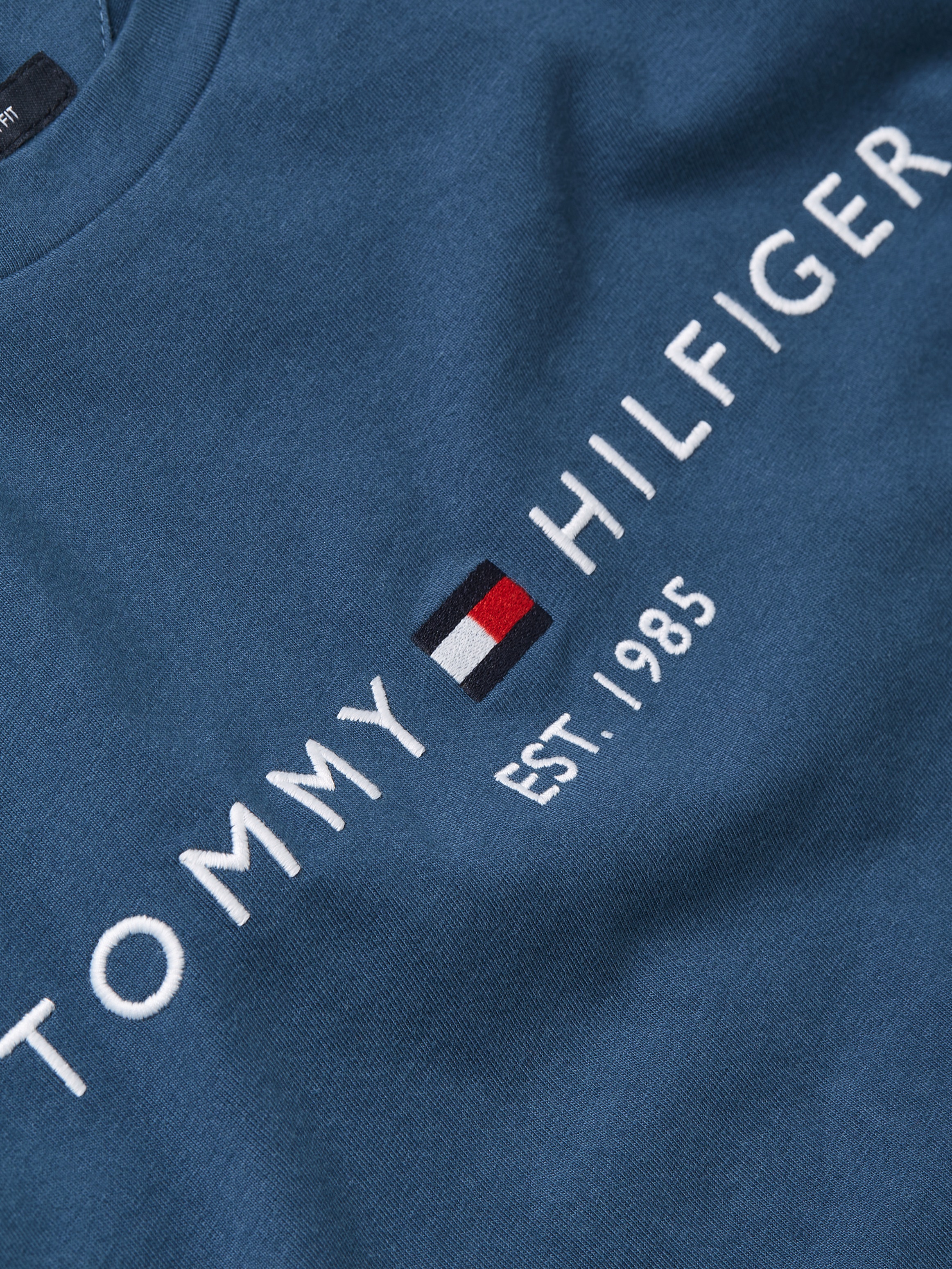 Tommy Hilfiger T-Shirt »TOMMY LOGO TEE«, aus reiner, nachhaltiger Baumwolle