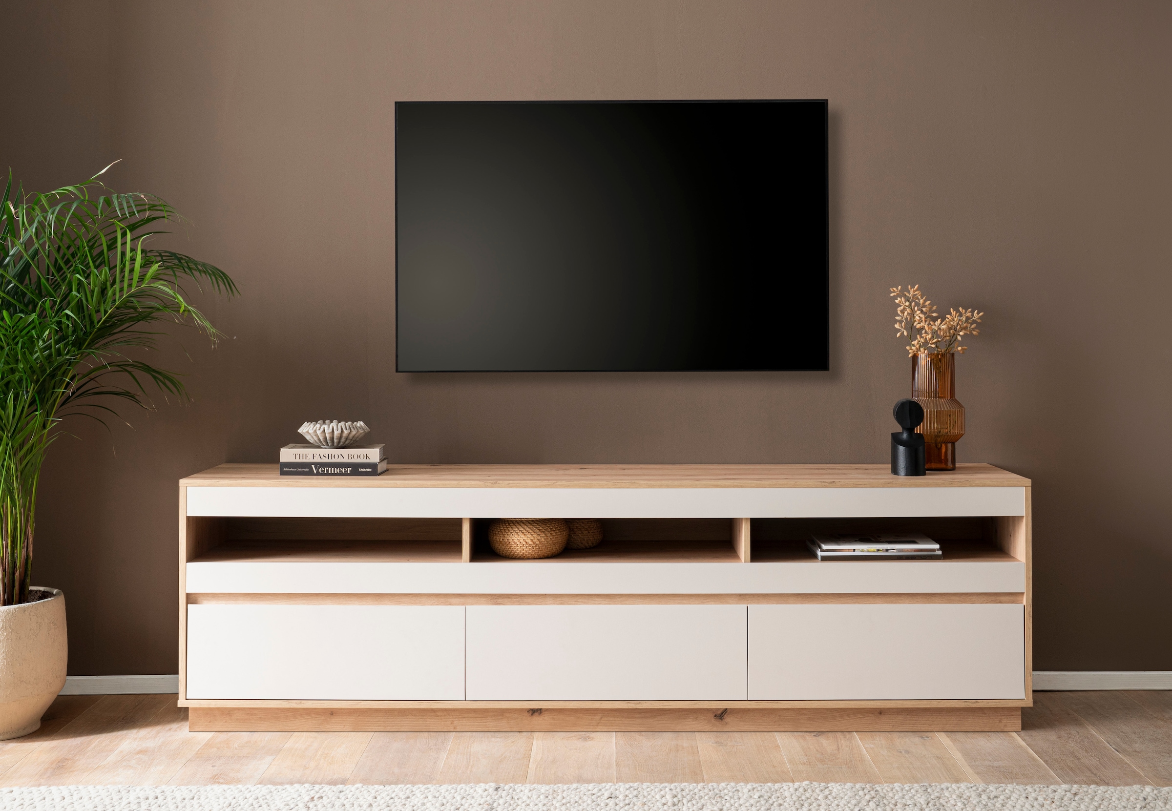 Home affaire Lowboard »Sonora, moderner TV-Unterschrank, Kommode in Eiche Artisan, TV-Schrank« filigrane Rahmenoptik, ausreichend Stauraum, vielseitig einsetzbar