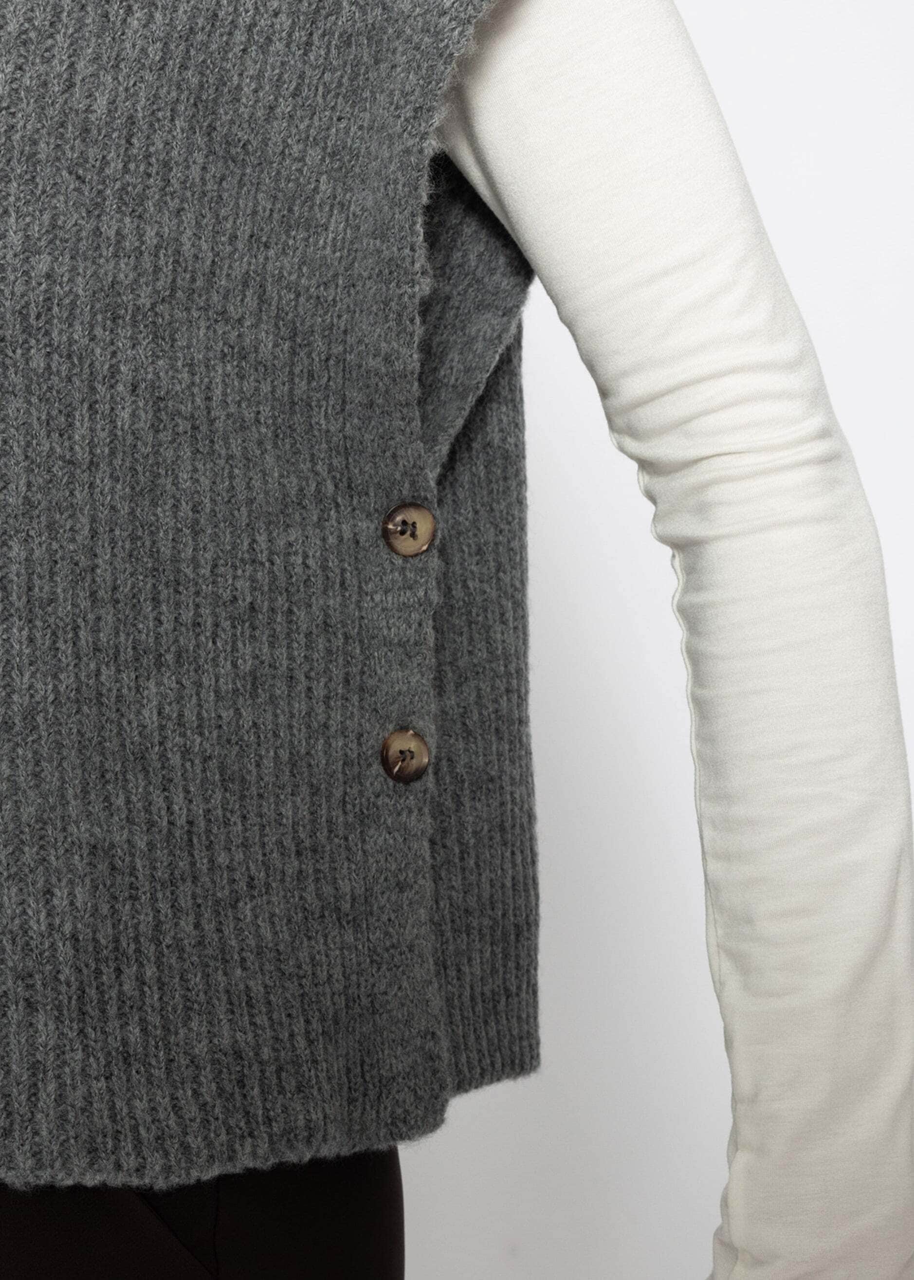 SASSYCLASSY Fleeceweste »Rippstrick-Pullunder mit seitlichen Knöpfen« Locker geschnittener Damenweste aus Rippstrick in Braun