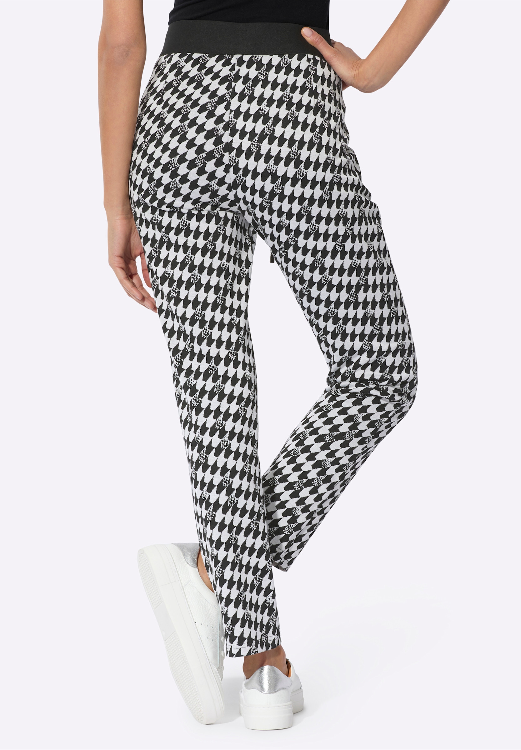 creation L Jogger Pants »Jersey-Jogpants Jerseyhose mit kontraststarkem Jacquard-Dessin«