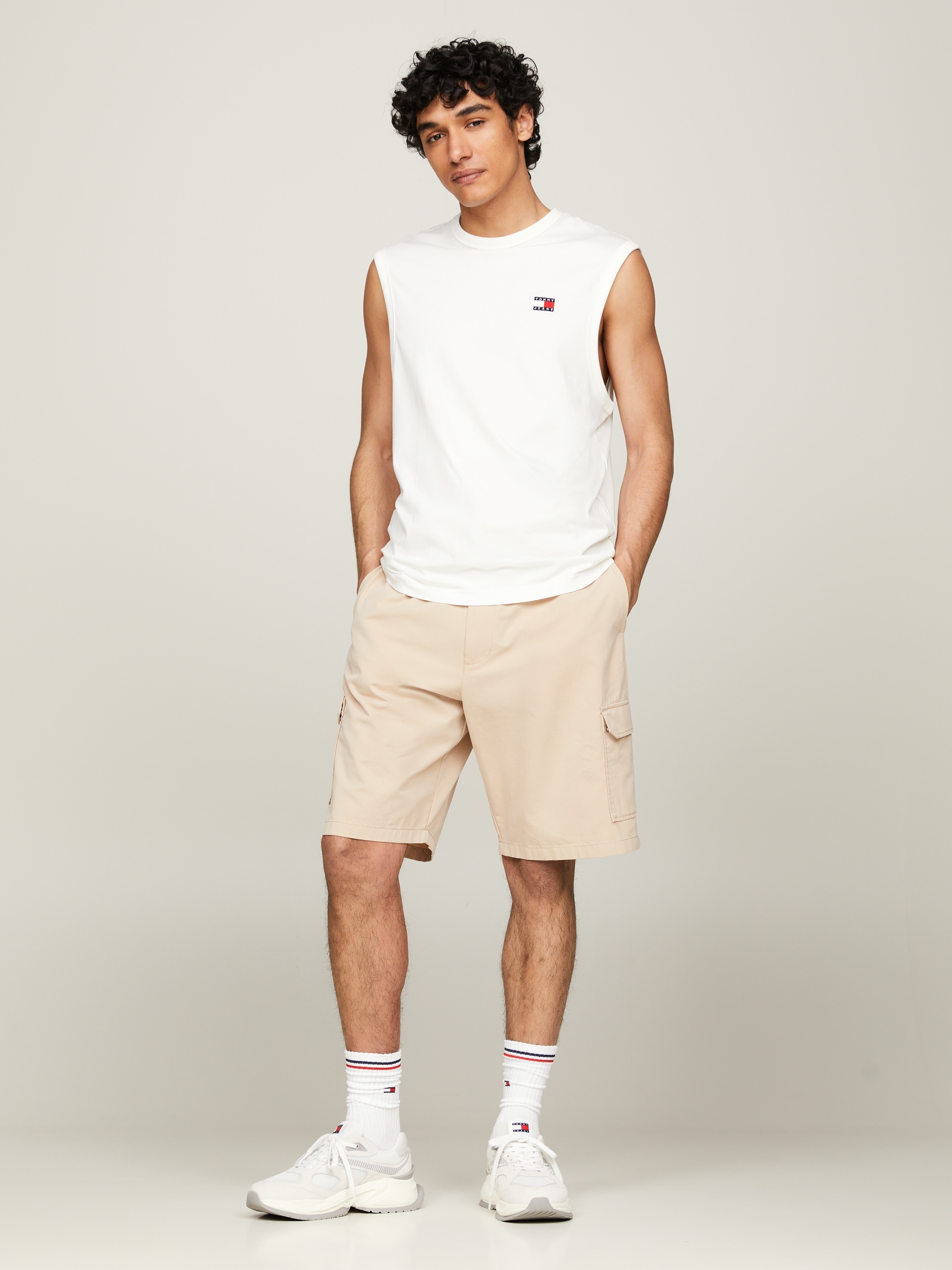 Tommy Jeans Rundhalsshirt »TJM REG BADGE TANK TOP EXT«, mit Logoprägung