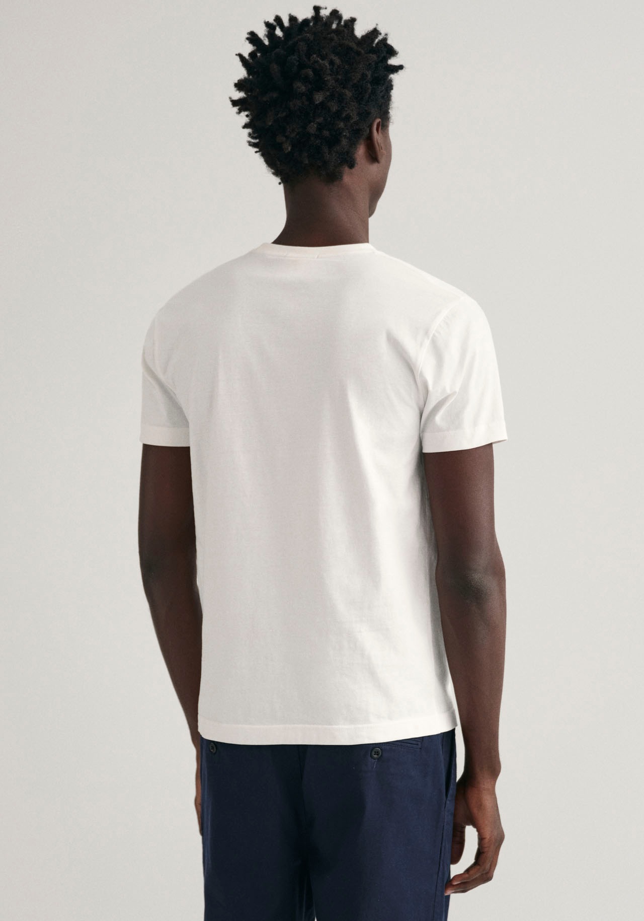 Gant T-Shirt »SLIM SHIELD SS T-SHIRT«, mit Logostickerei auf der Brust