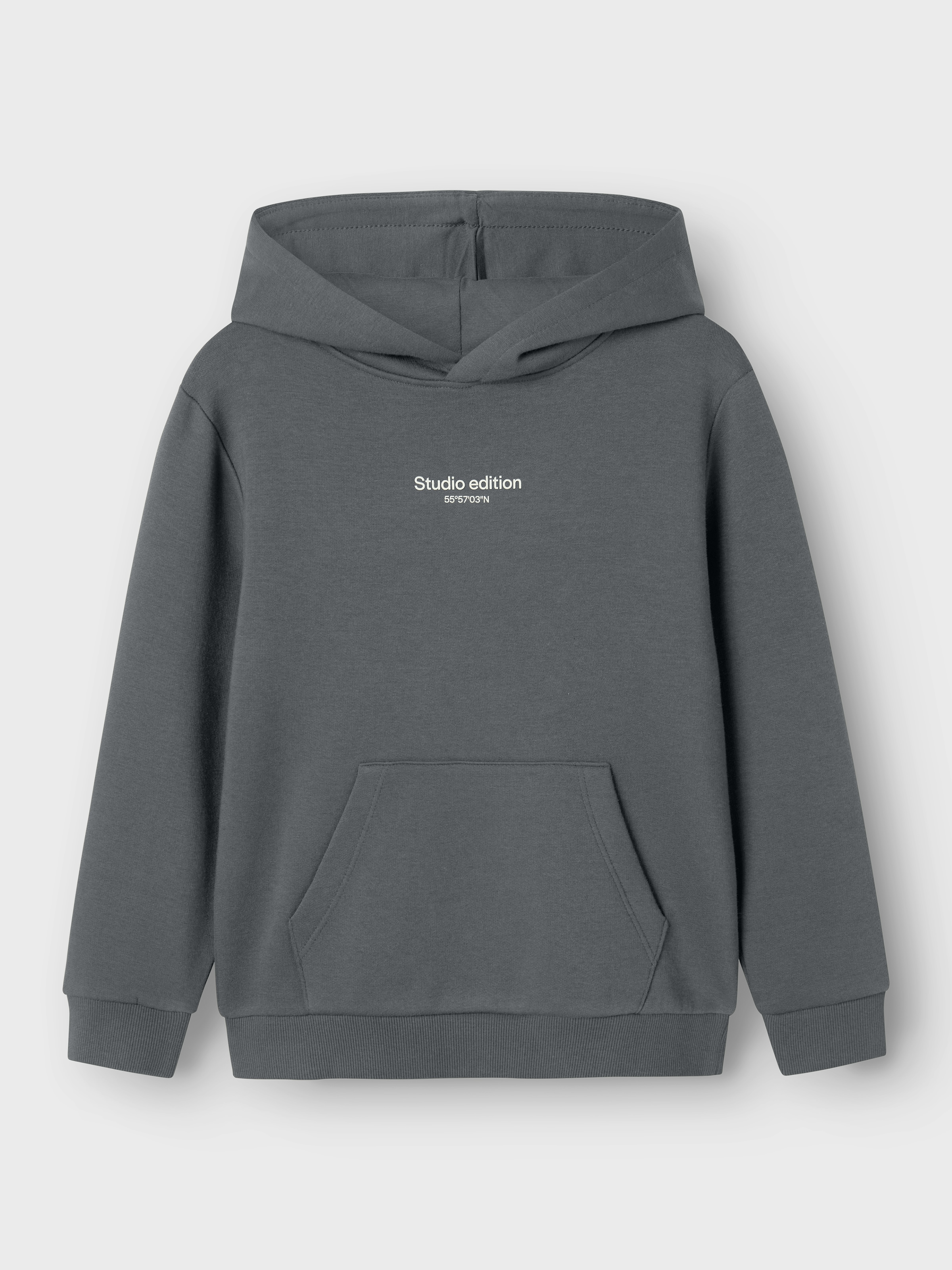 Name It Kapuzensweatshirt »NKMBRODY LS NREG SWEAT WH BRU NOOS«, mit kleinem Logoprint