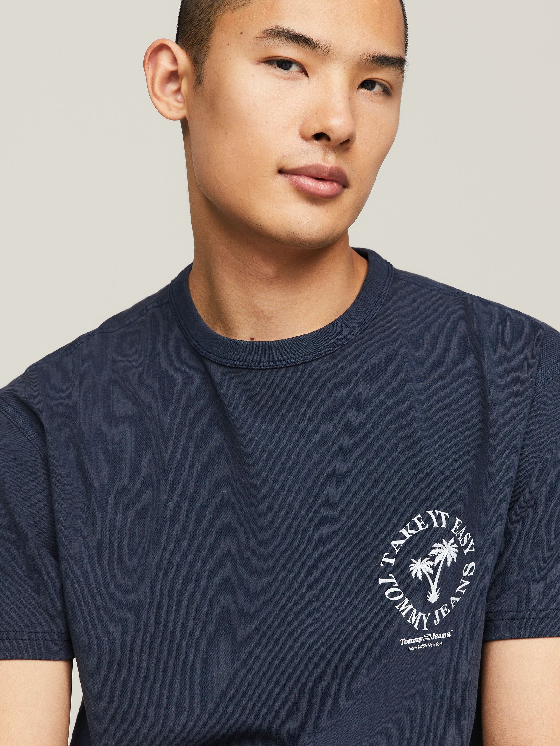 Tommy Jeans T-Shirt »TJM REG NOVELTY GRAPHIC2 TEE«, mit Rückenprint