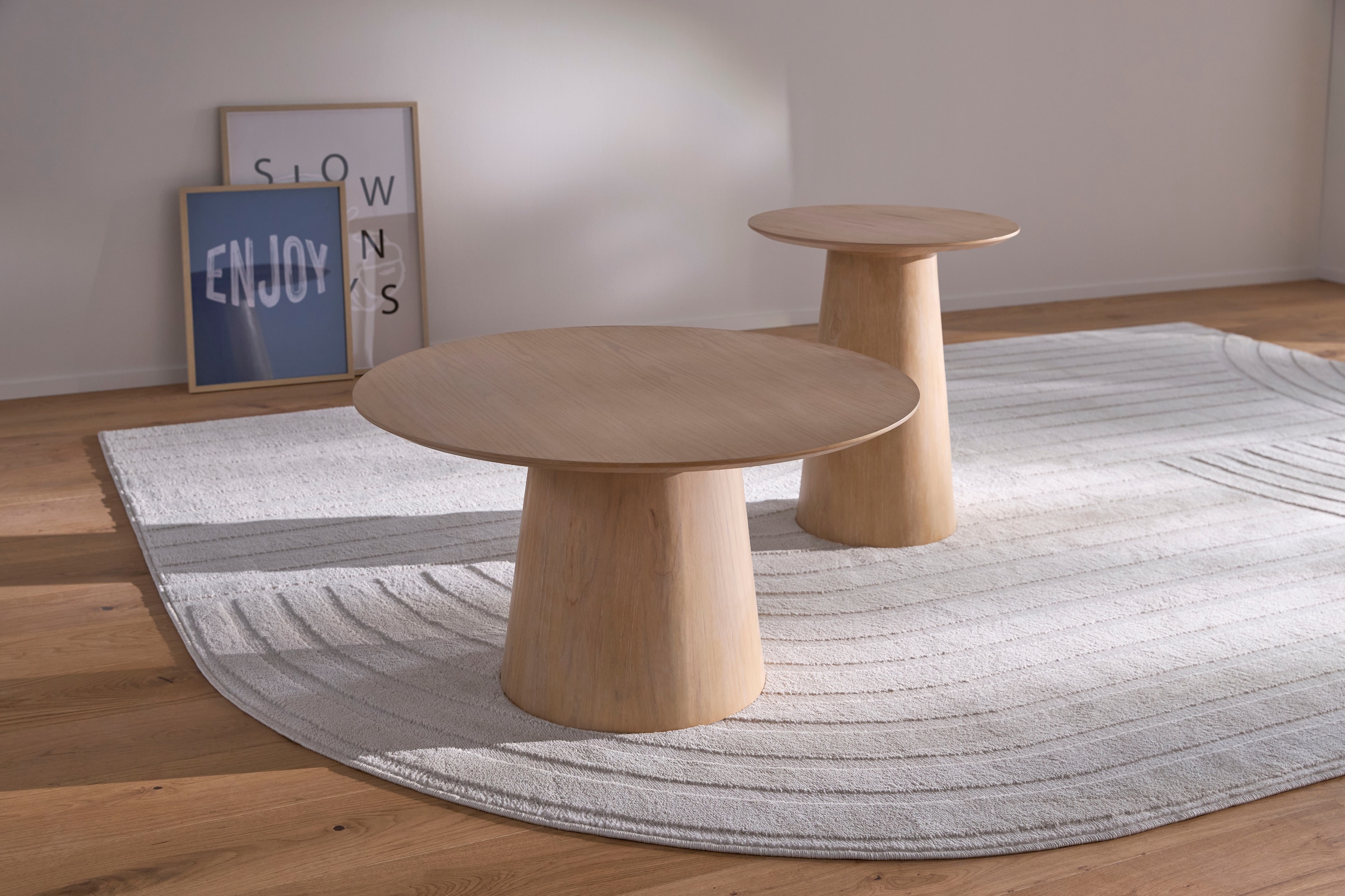 s.Oliver Couchtisch »Hemmon«, (1 St.), mit massivem Eschenfuß, edler Echtholzplatte, Durchmesser 80 cm