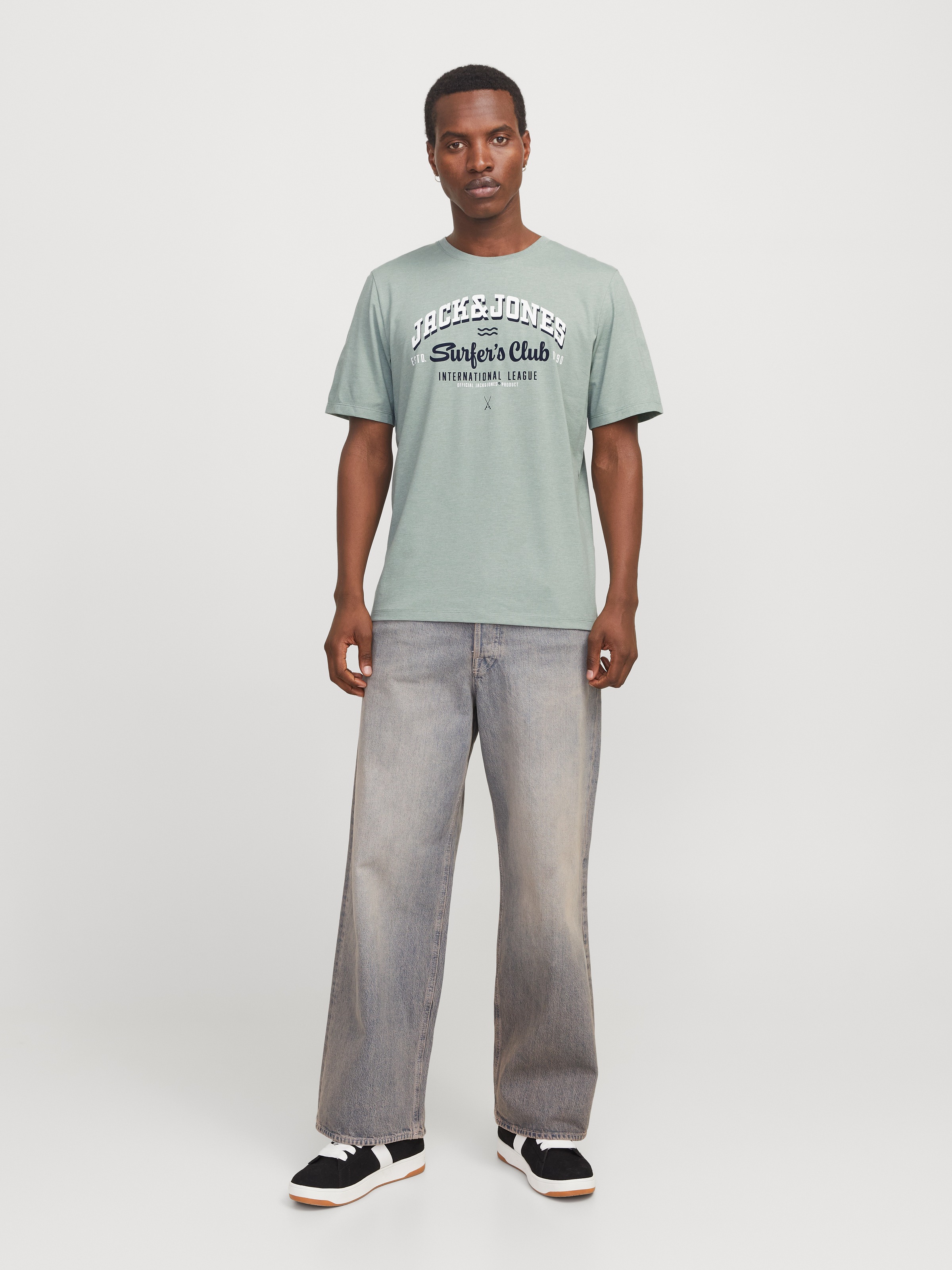 Jack & Jones Rundhalsshirt »JJELOGO TEE SS O-NECK 2 COL SS25 SN«, mit Logo Print