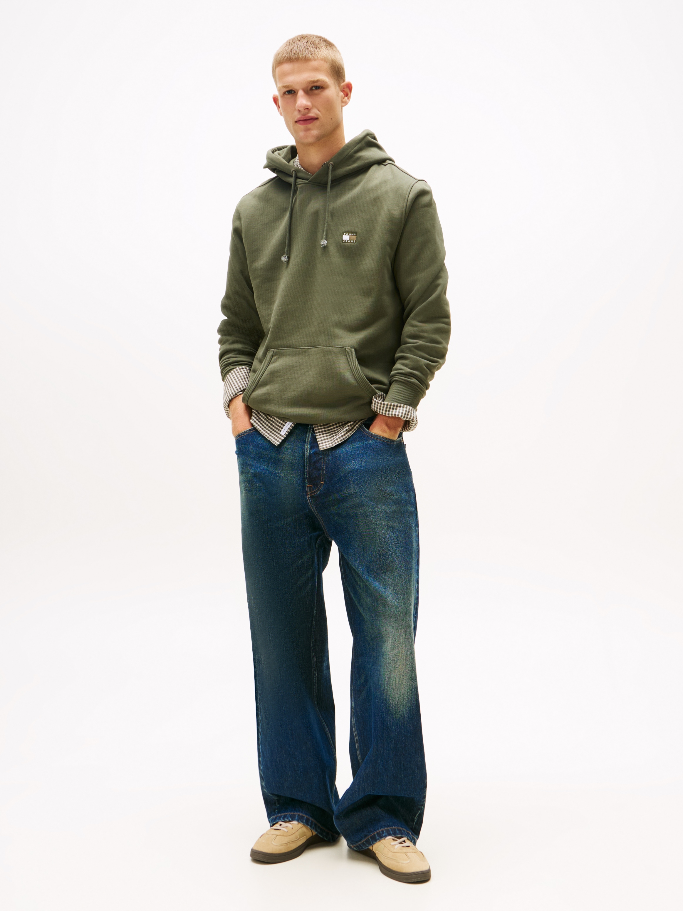 Tommy Jeans Hoodie »TJM REG BADGE HOODIE EXT«, Mit Rundhalsausschnitt