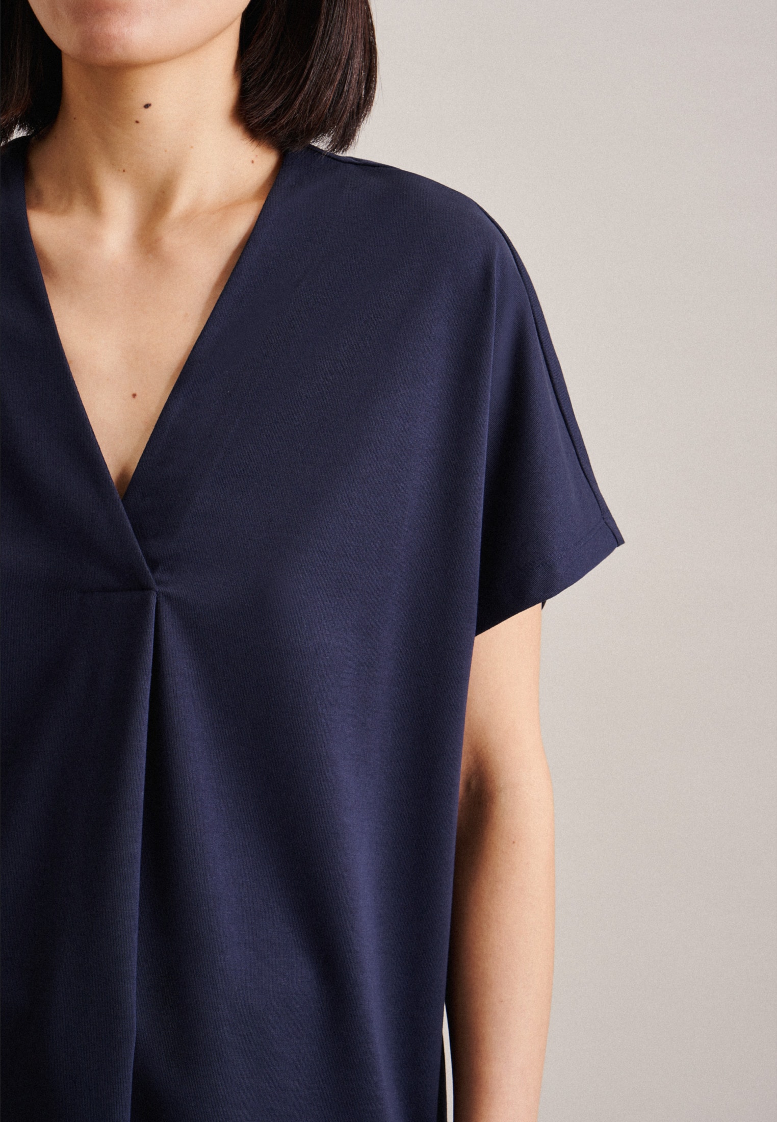 seidensticker Shirtbluse »Schwarze Rose«, Kurzarm V-Neck Uni