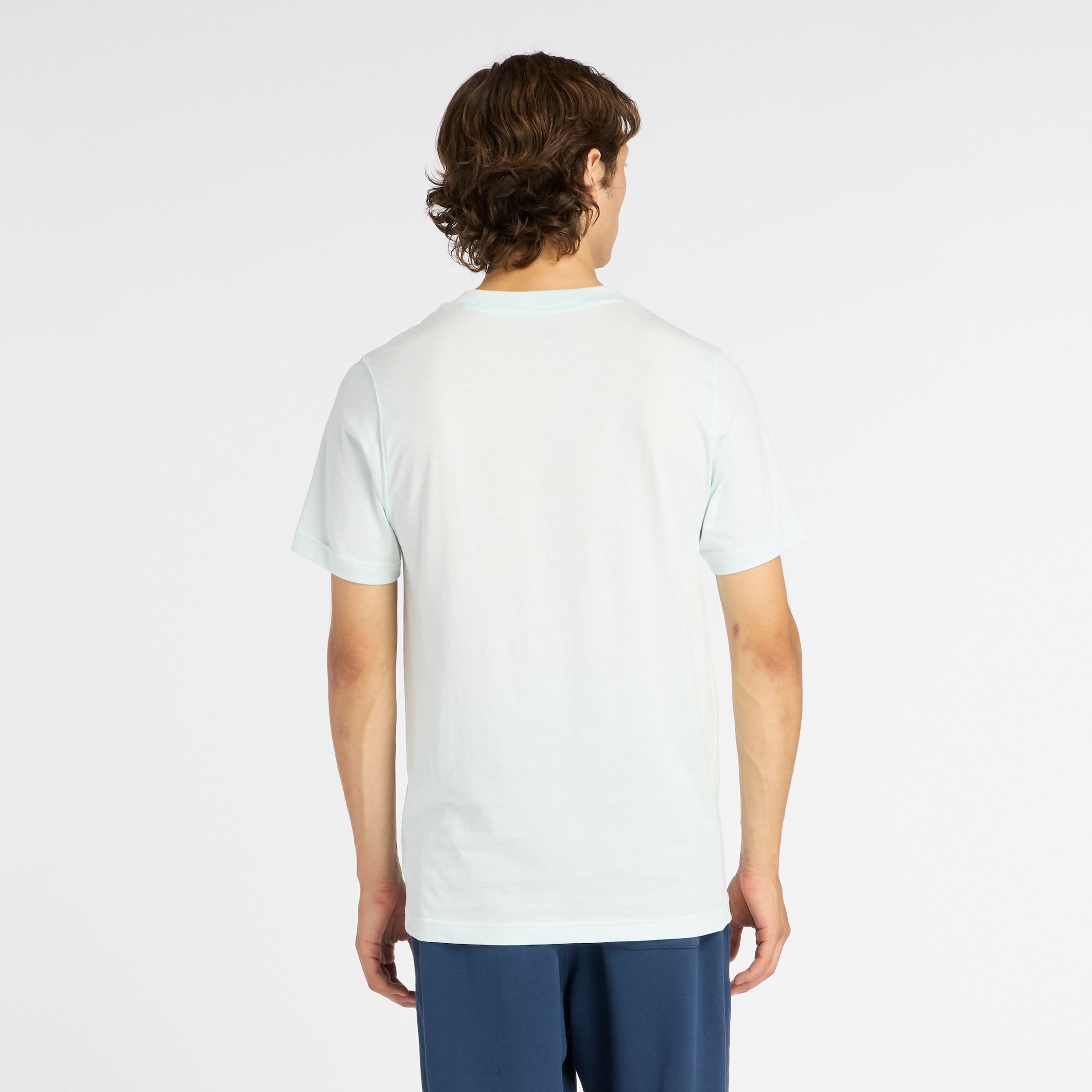 New Balance T-Shirt »SPORT ESSENTIALS LOGO T-SHIRT« sportliches T-Shirt, Kurzarmdesign, mit Rundhalsausschnitt