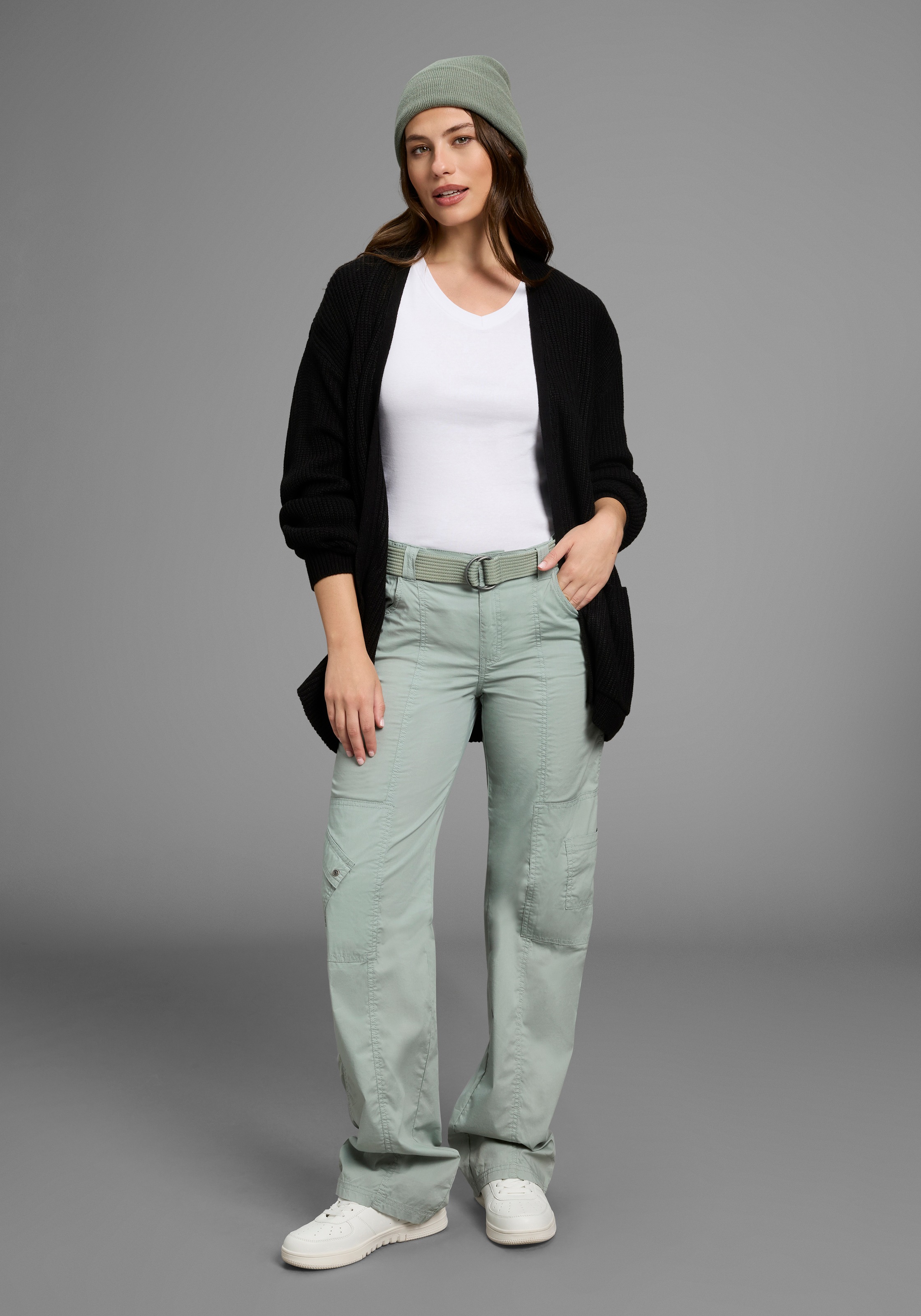 KangaROOS Strickjacke, aus kuscheligem Strick