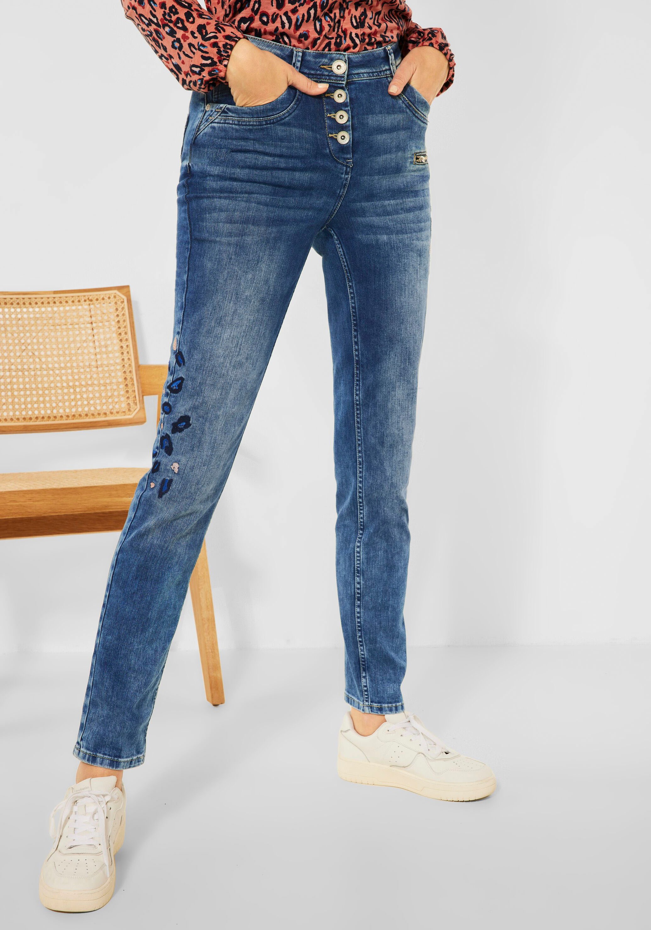 Cecil High-waist-Jeans »Style Toronto«, mit Stickerei im Leo Look