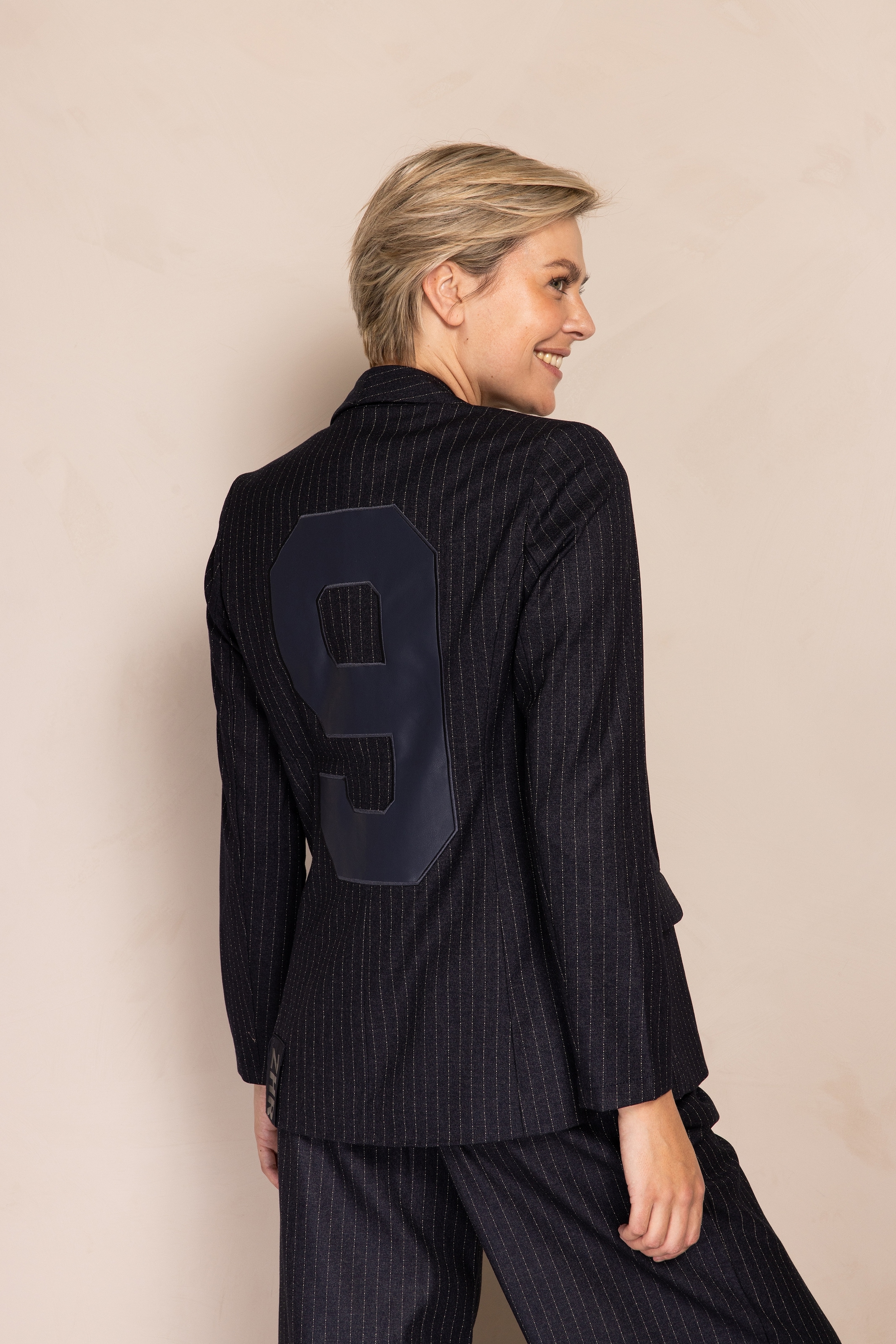 Zhrill Jackenblazer »ZHHELEN« lässiger Stil, Regular Fit, unifarben, mit Pattentaschen