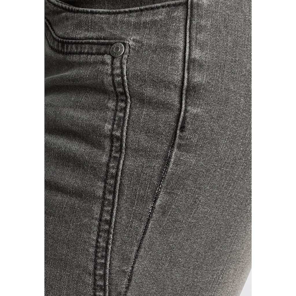 Arizona Bootcut-Jeans »mit Keileinsätzen«, Low Waist