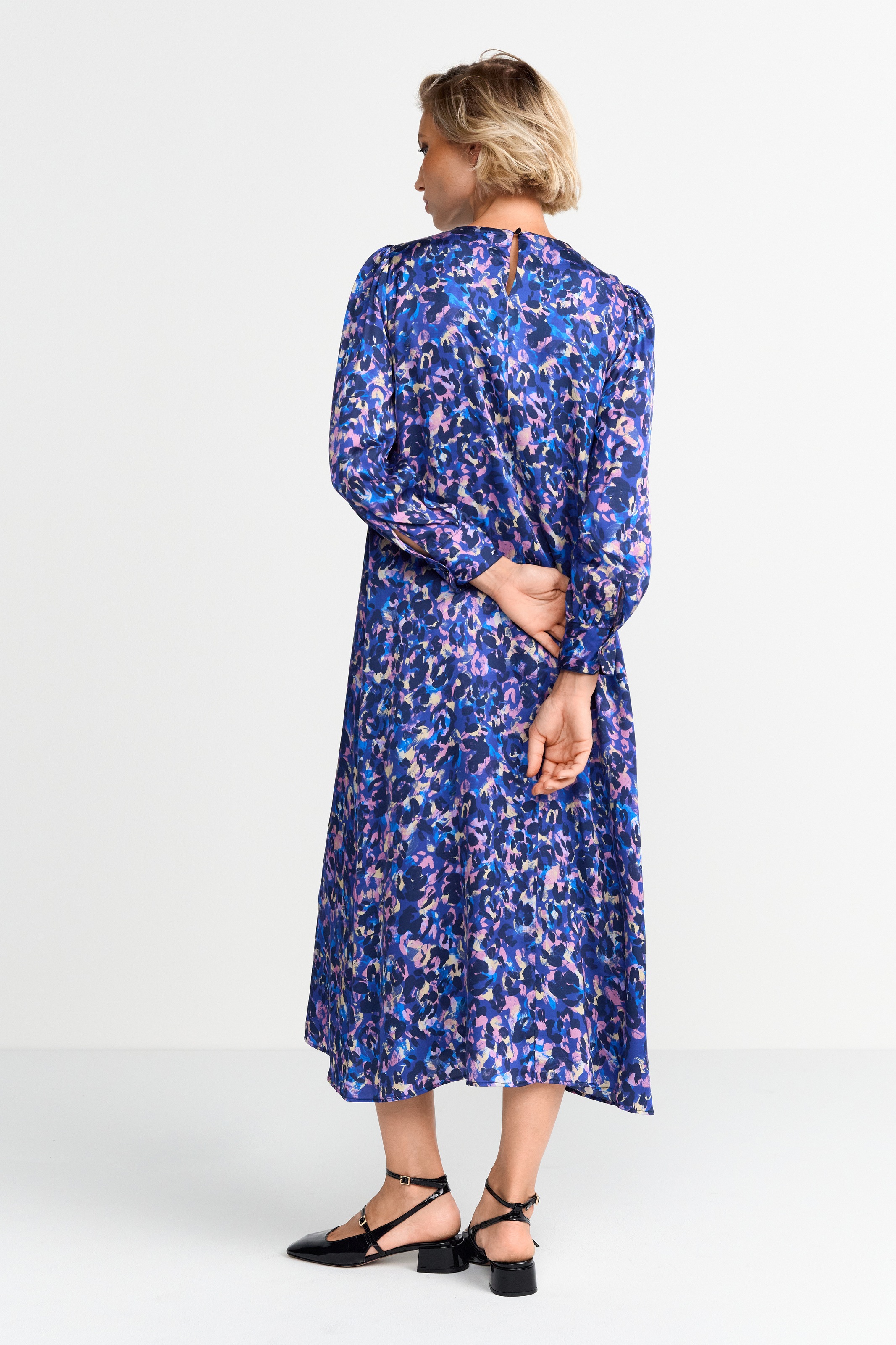 RICHROYAL Midikleid, mit künstlerischem Colour-Leo-Print