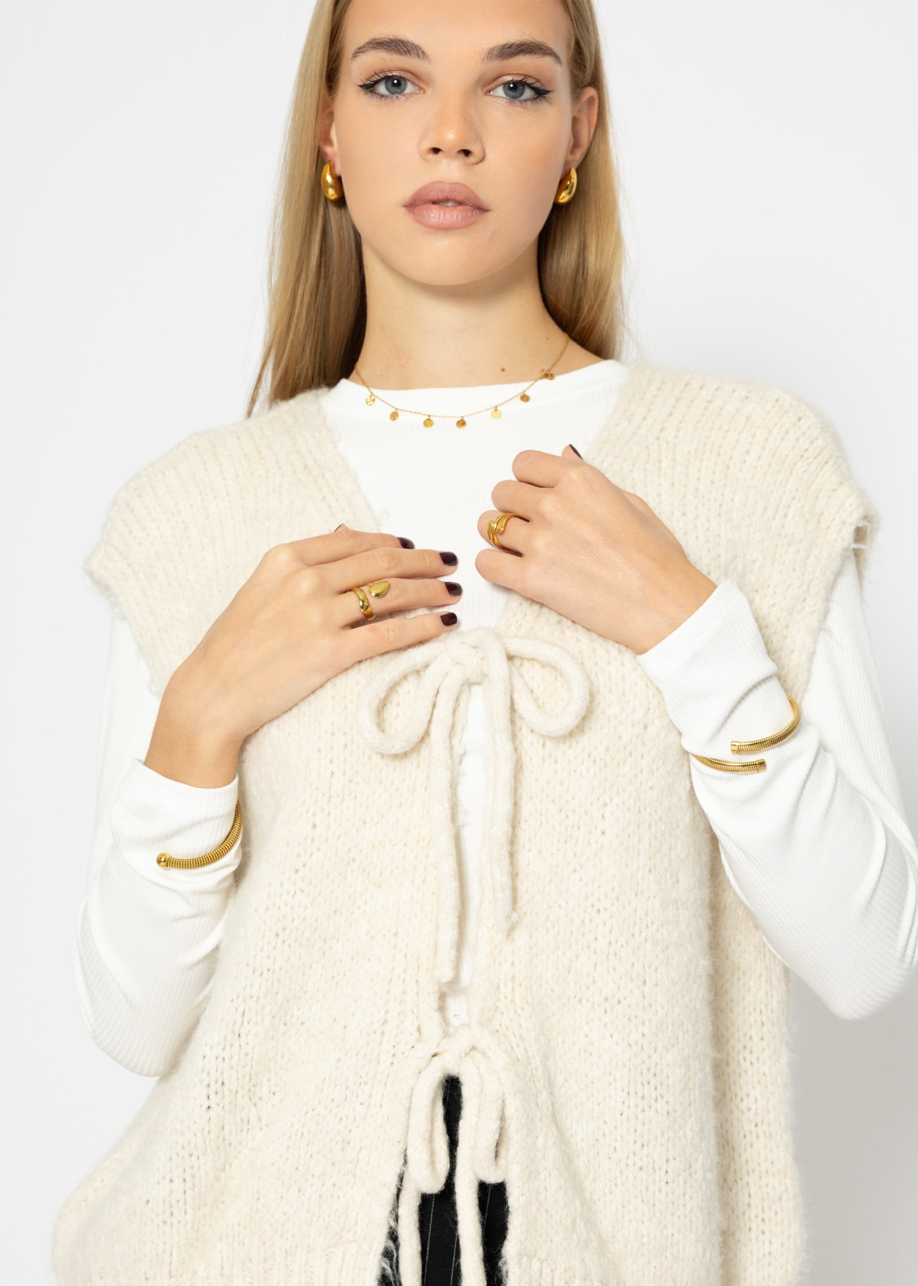 SASSYCLASSY Strickweste »Strickweste mit Bindenbänder« Flauschige Strick-Weste mit Bindebändern Schwarz Offwhite Beige