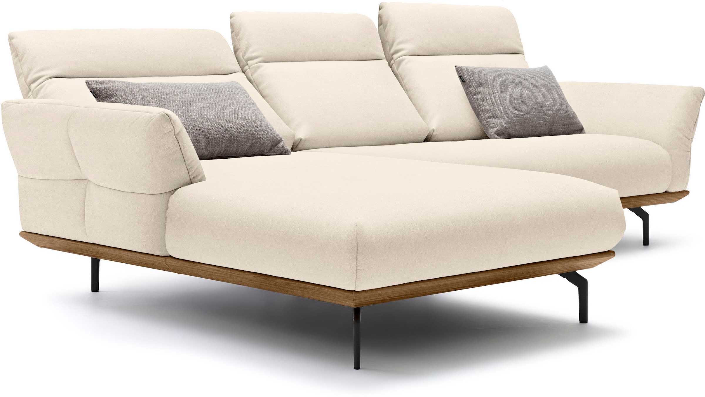 Creation BY ROLF BENZ Ecksofa »CR.460«, Sockel in Nussbaum, Winkelfüße in Umbragrau, Breite 298 cm