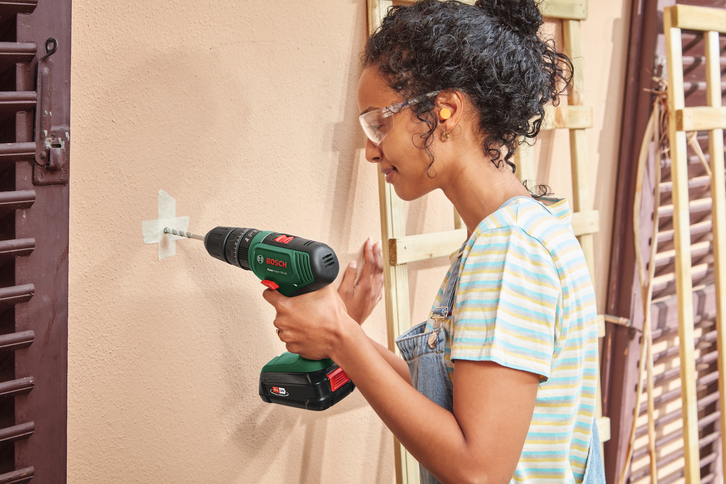 Bosch Home & Garden Akku-Schlagbohrschrauber »EasyImpact 18V-40« Inkl. Koffer, mit 2 Akkus 18V/2Ah und Ladegerät