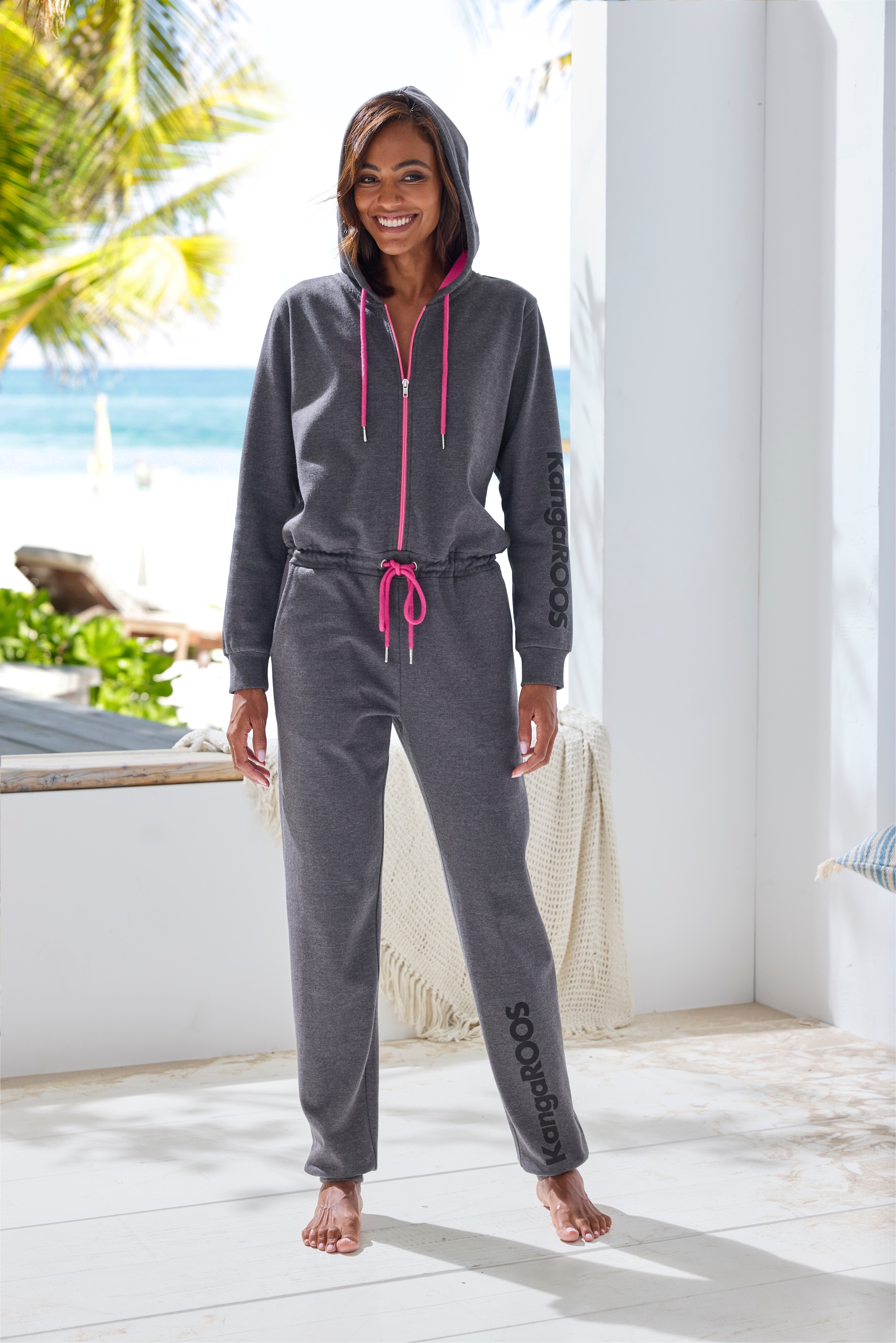 KangaROOS Jumpsuit, mit Logoprint am Bein