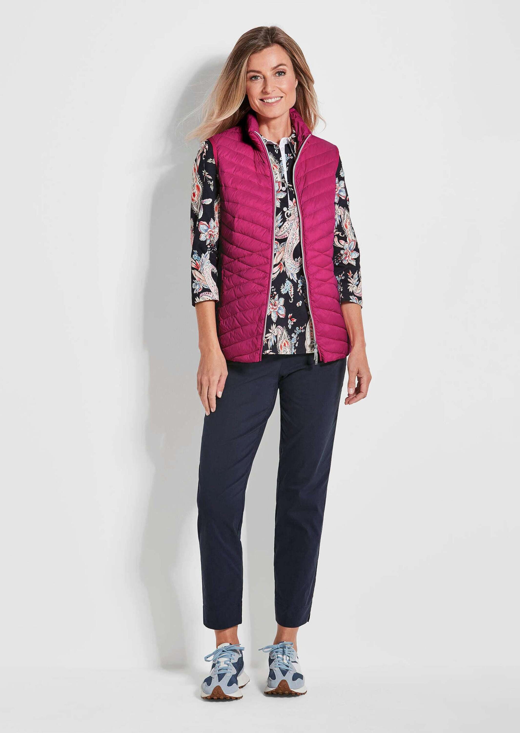 GOLDNER Kurzweste »Kurzgröße Weste Damen mit Stehkragen und leichter Steppung«
