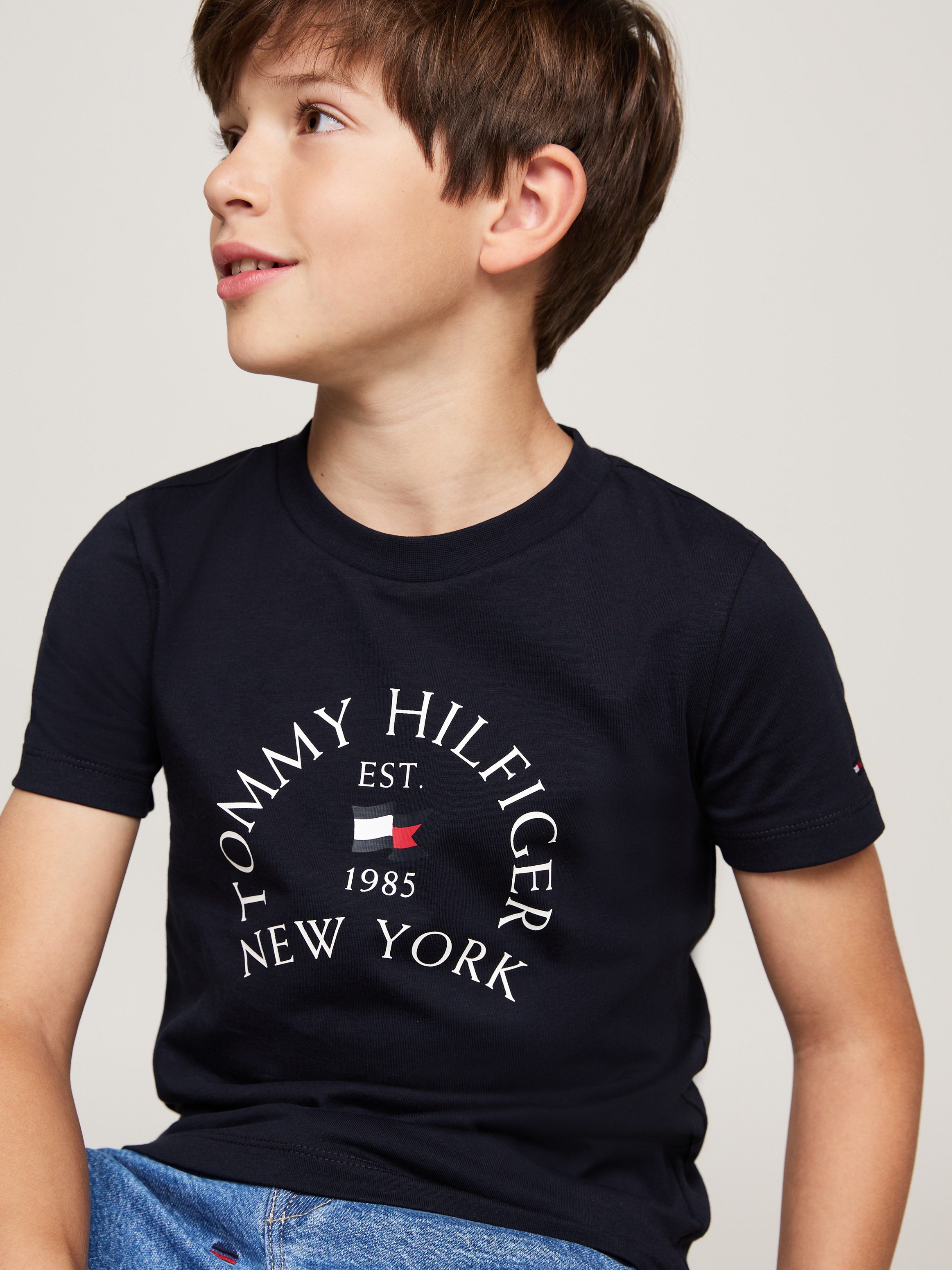 Tommy Hilfiger T-Shirt »NAUTICAL ARCH PRINTED REG TEE SS«, Baby bis 2 Jahre; mit großem Tommy Logo