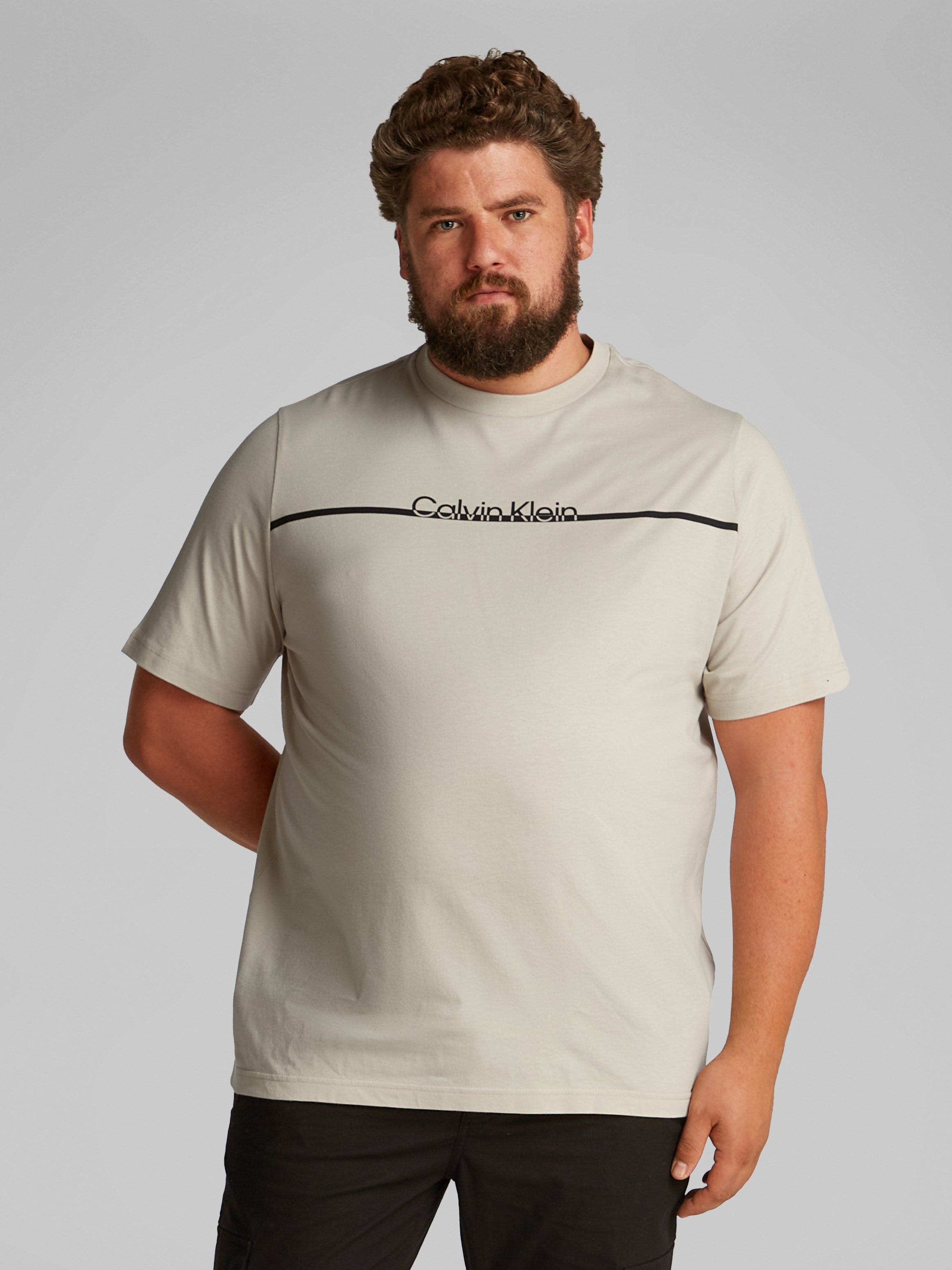 Calvin Klein Big&Tall Rundhalsshirt »BT_SPLIT LINE LOGO T-SHIRT«, in Großen Größen mit Logoprint