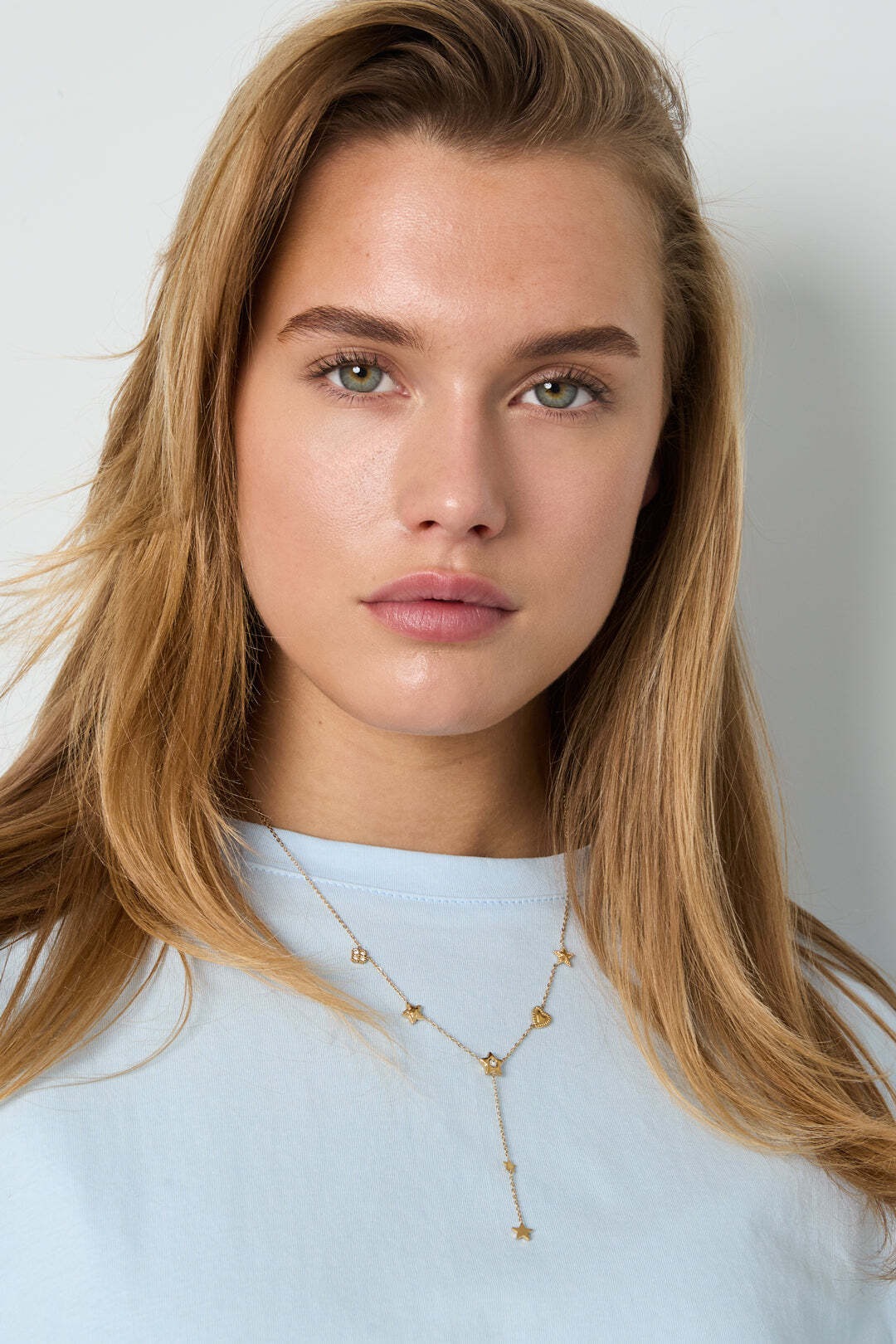 Adelia´s Kette mit Anhänger »Anhängerkette mit Stern- und Herzmotiven aus Edelstahl 45 cm + 5 cm« Stern- und Herzmotive mit Kettenabhang prägen diesen trendigen Modeschmuck