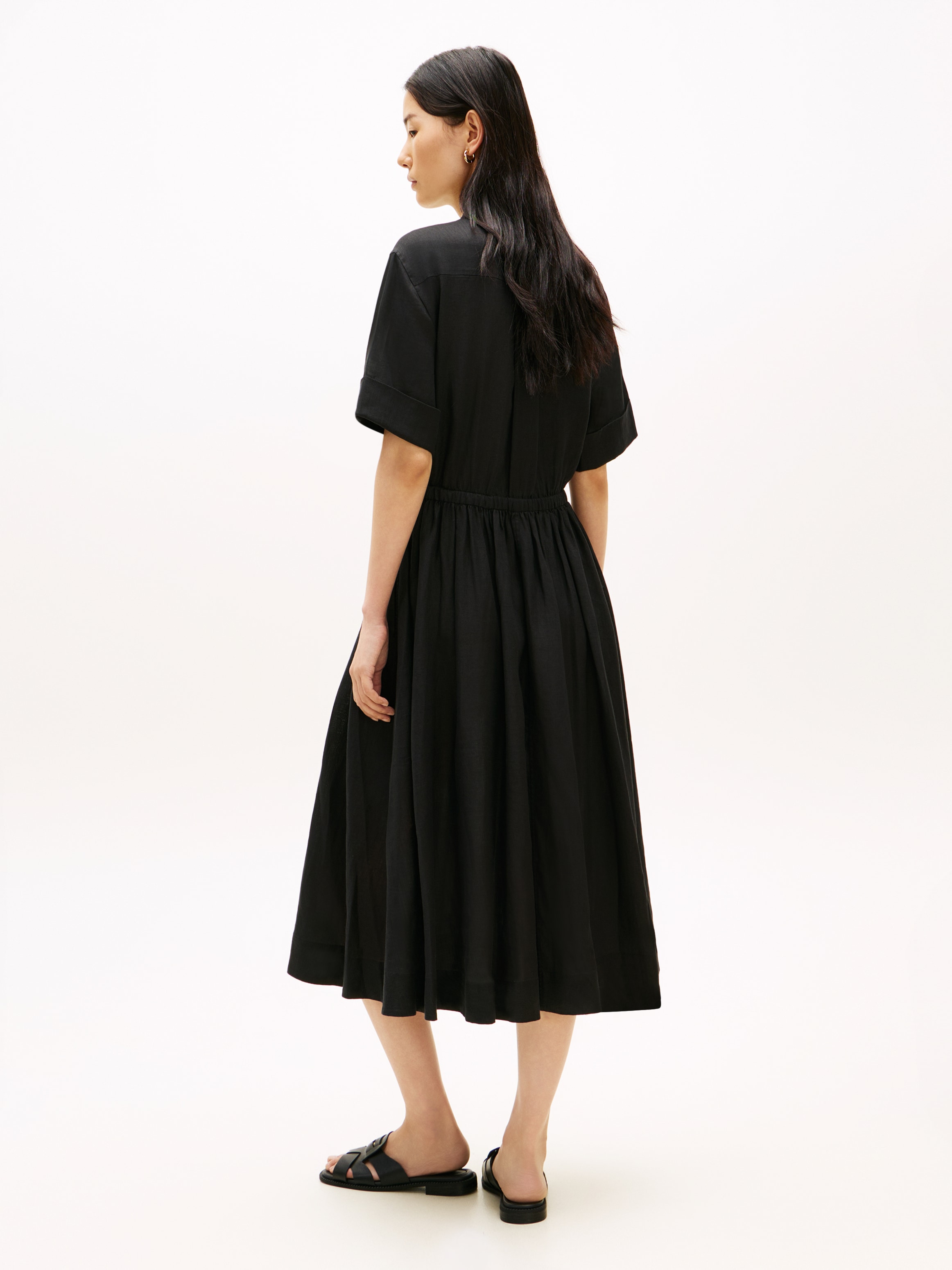 Tommy Hilfiger Sommerkleid »ESS LINEN MIDI SS SHIRT DRESS« mit Faltenrock