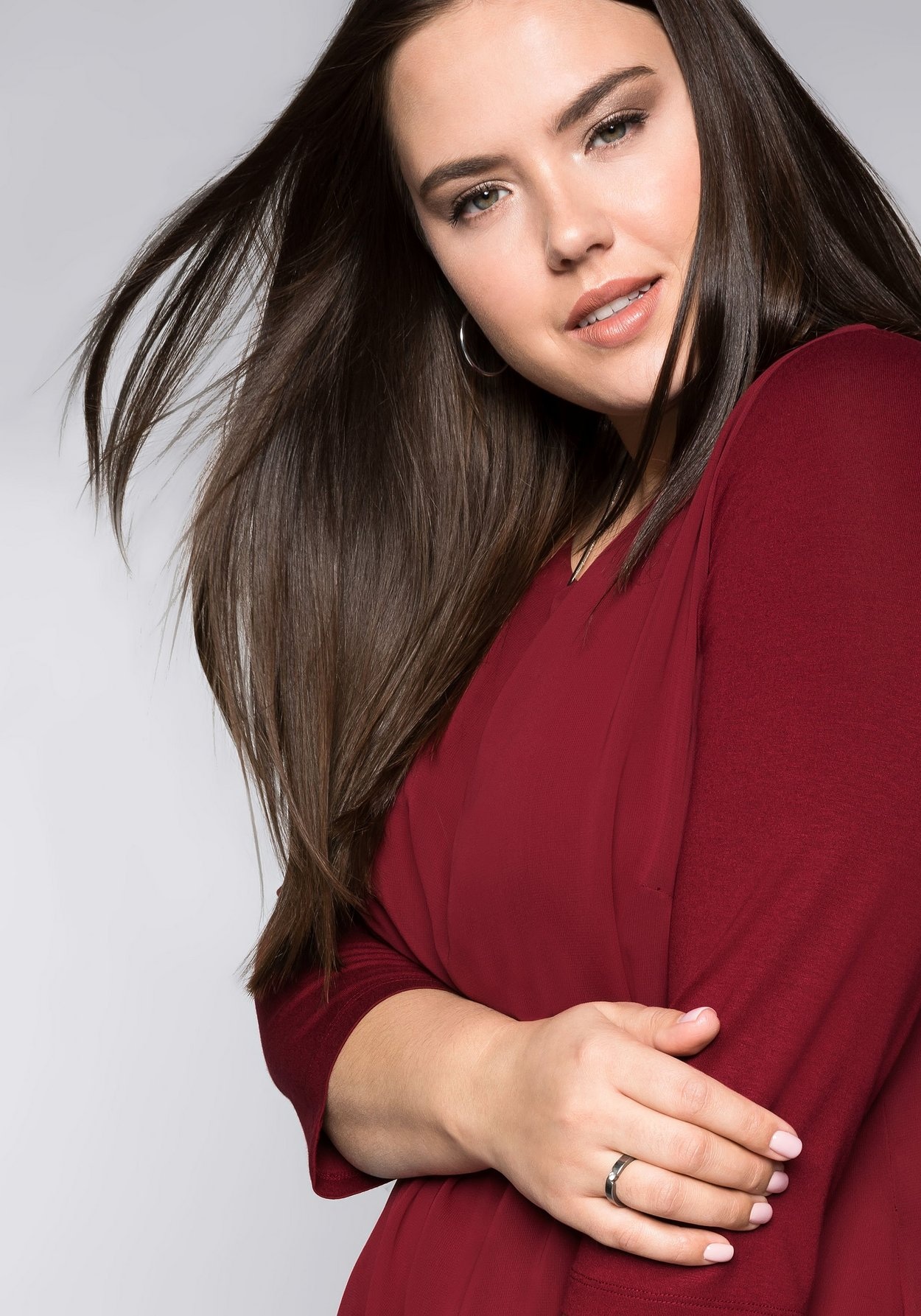 Sheego Blusenshirt »Blusenshirt in leichter A-Linie mit Zipfelsaum«, in leichter A-Linie mit Zipfelsaum