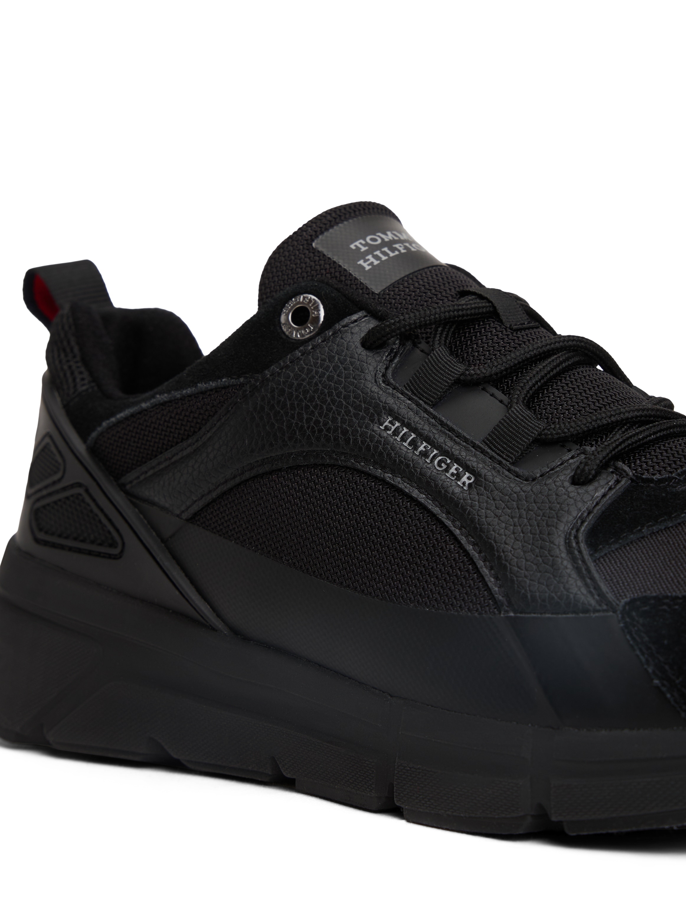 Tommy Hilfiger Sneaker »MODERN COMFORT RUN OUTDOOR«, Freizeitschuh, Schnürschuh im coolen Materialmix