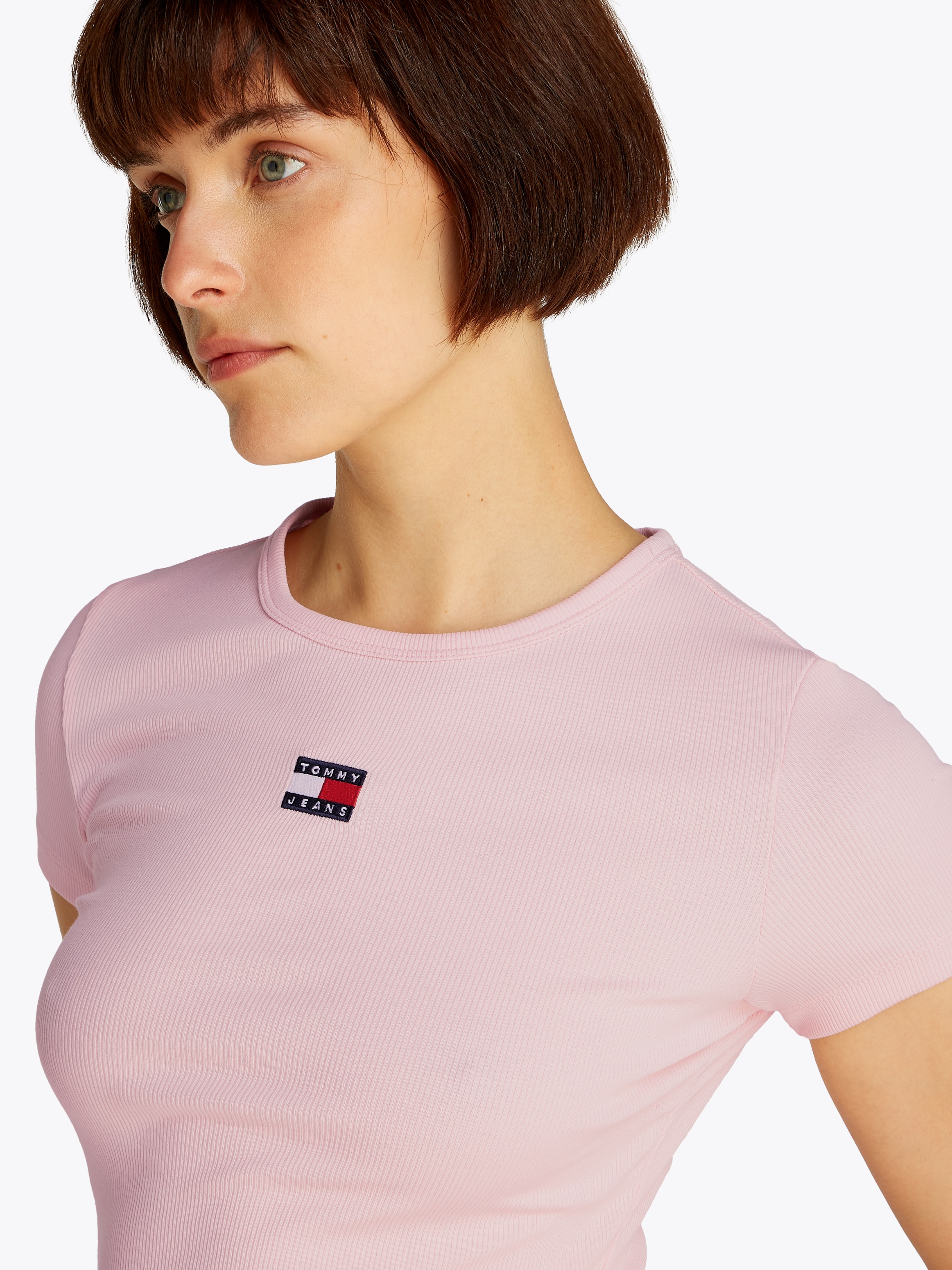 Tommy Jeans T-Shirt »TJW SLIM BADGE RIB TEE«, in Rippoptik