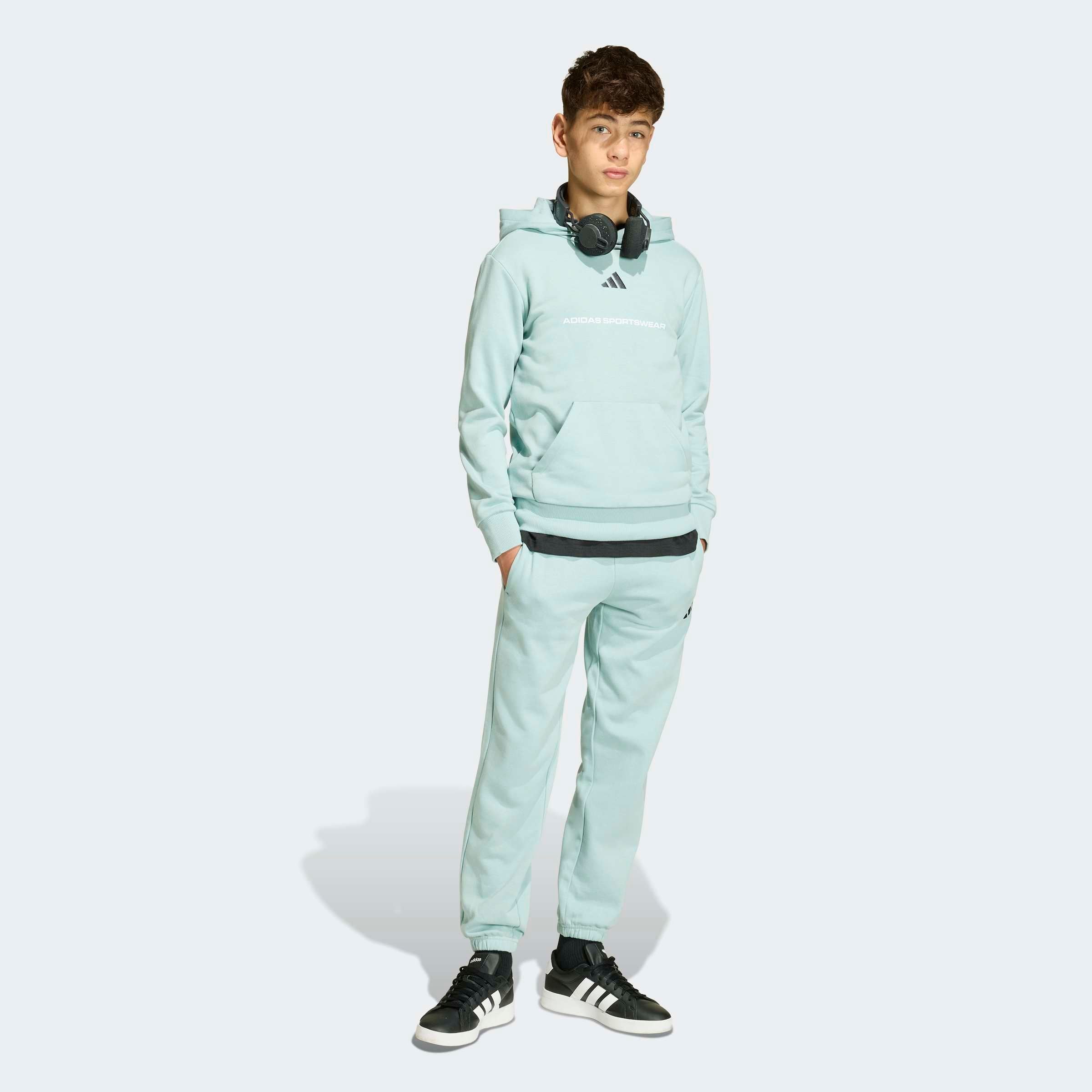 adidas Sportswear Kapuzensweatshirt »ADIDAS SLOGAN FLEECE-HOODIE«, mit Kängurutasche, sportlicher Stil, aus weichem Fleece
