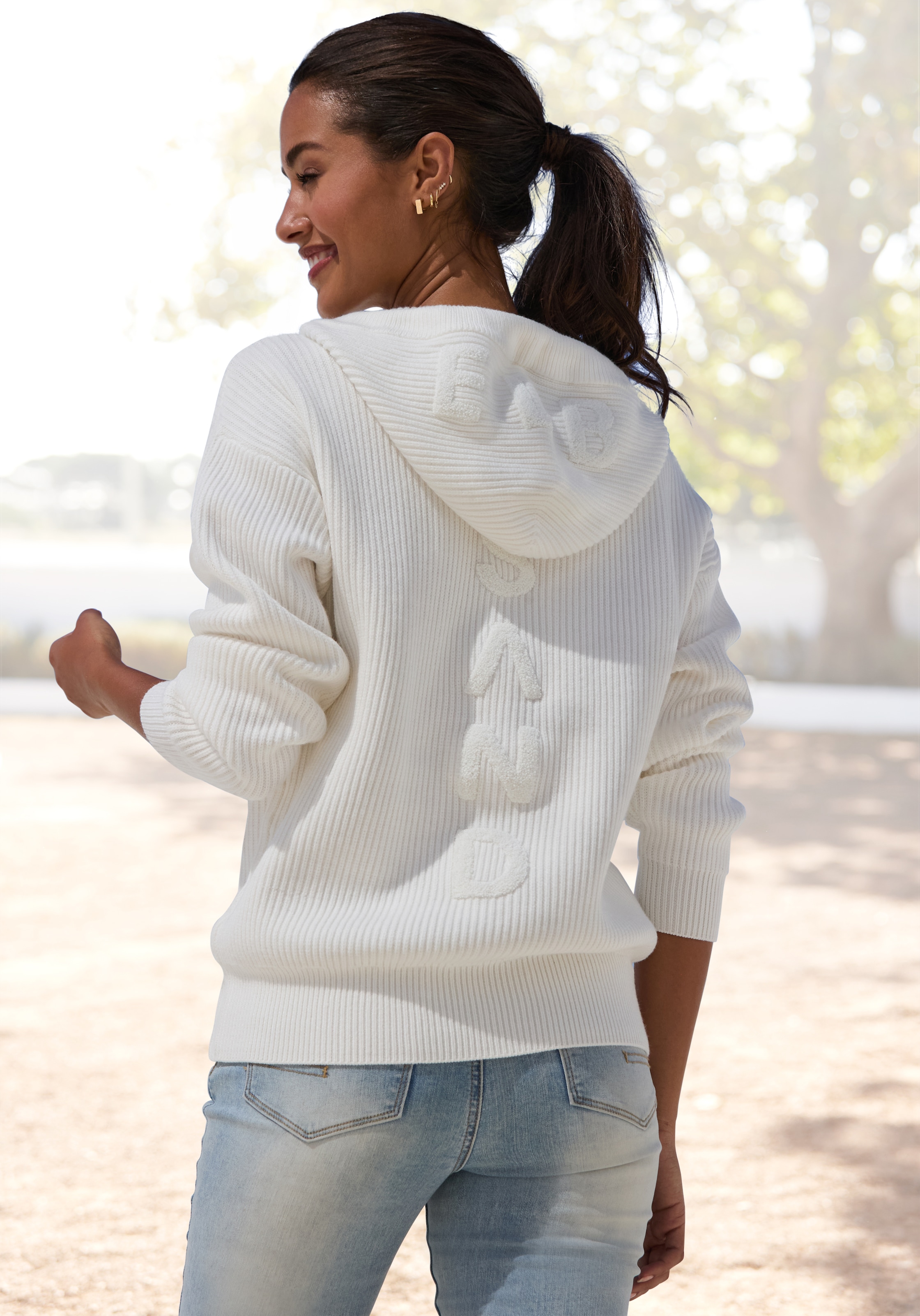 Elbsand Kapuzenstrickjacke »aus hochwertigem Viskosemix mit Frottee-Applikation« Kuschelige Strickjacke mit Kapuze, Strickcardigan mit Reißverschluss