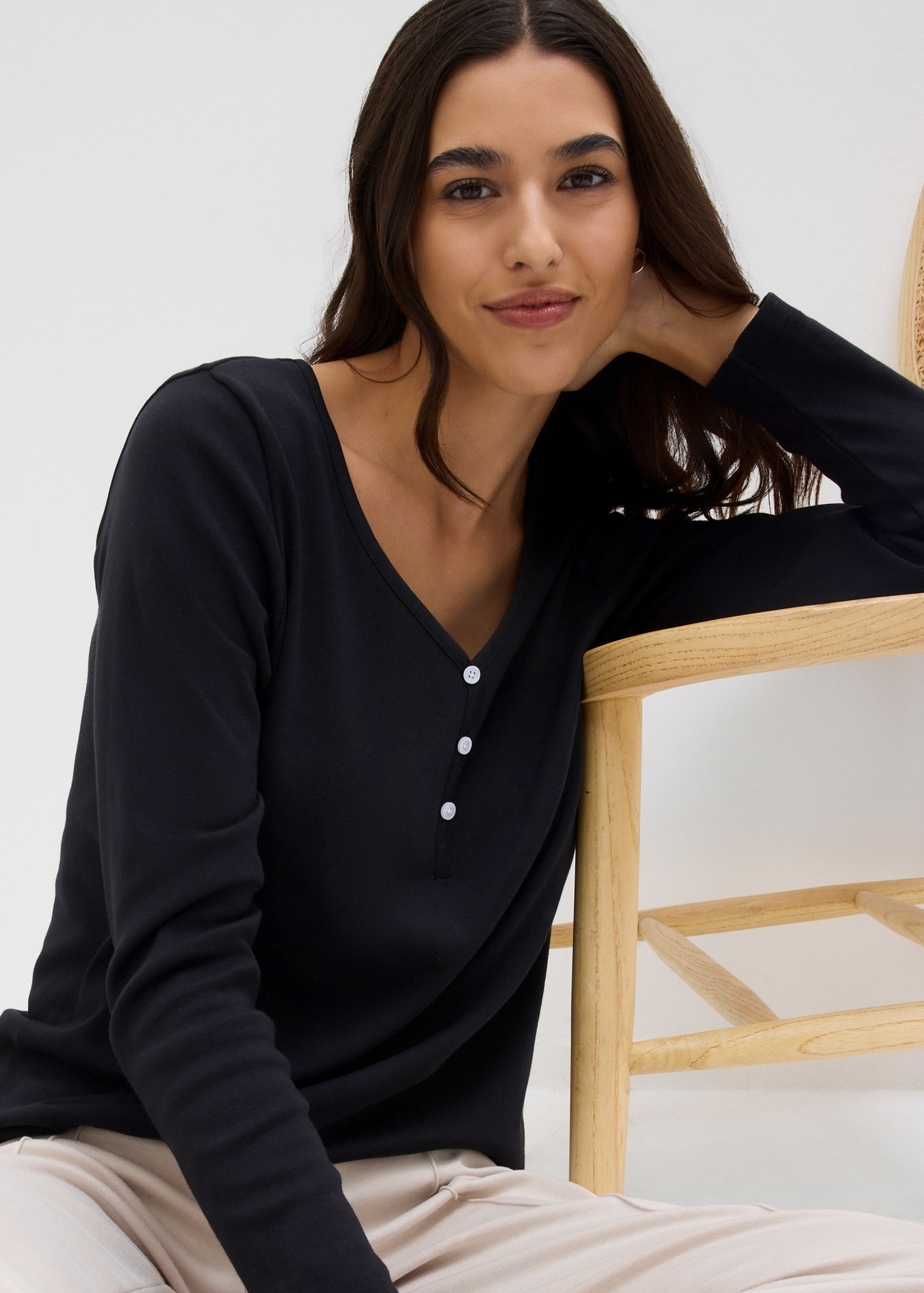 bonprix Langarmshirt 1 schmale Passform, Langarm, mit kurzer Knopfleiste im Henley-Stil