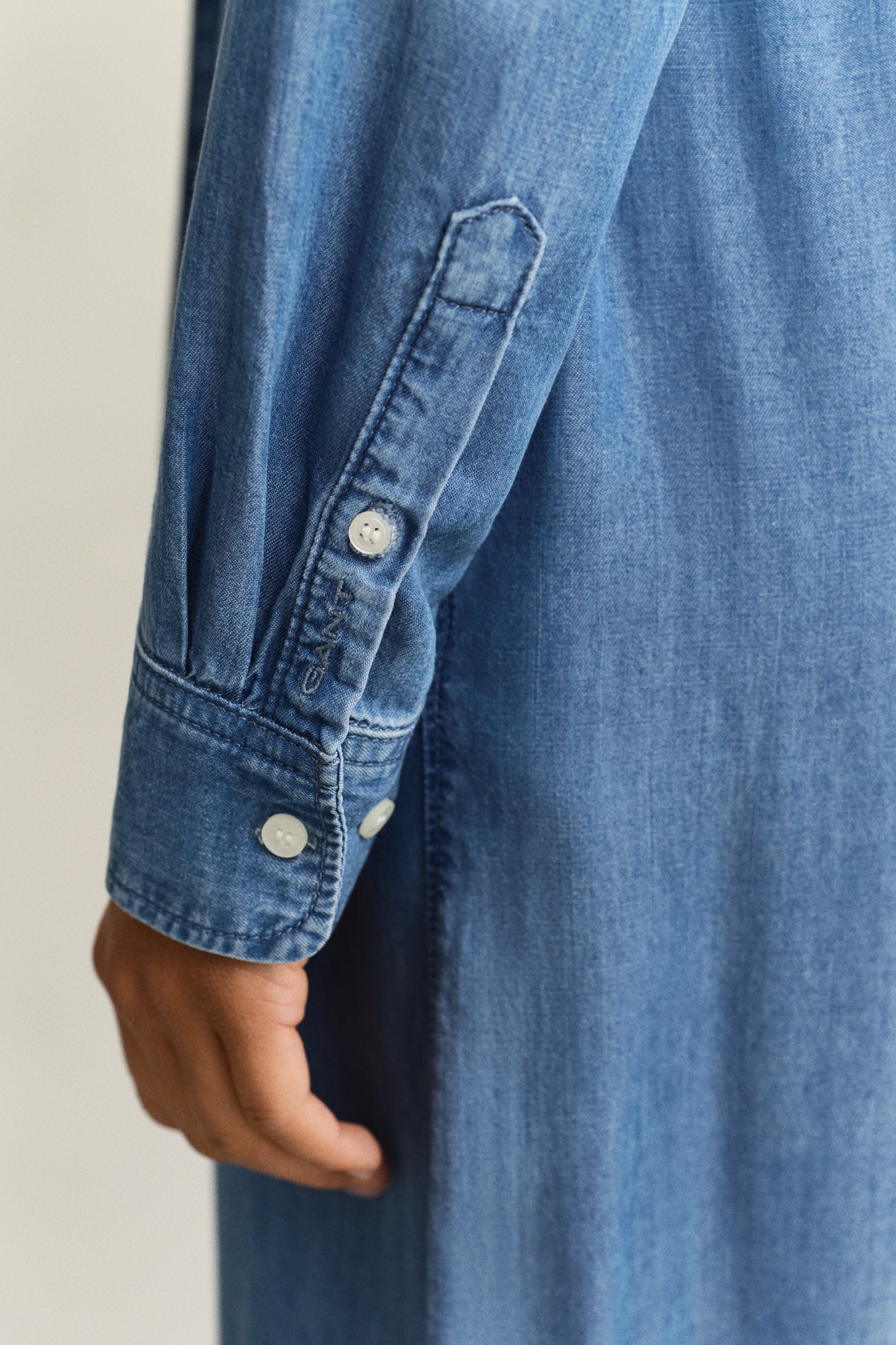 Gant Hemdblusenkleid »CHAMBRAY SHIRT DRESS« Ohne Tasche Regular fit mit Button-Down-Kragen