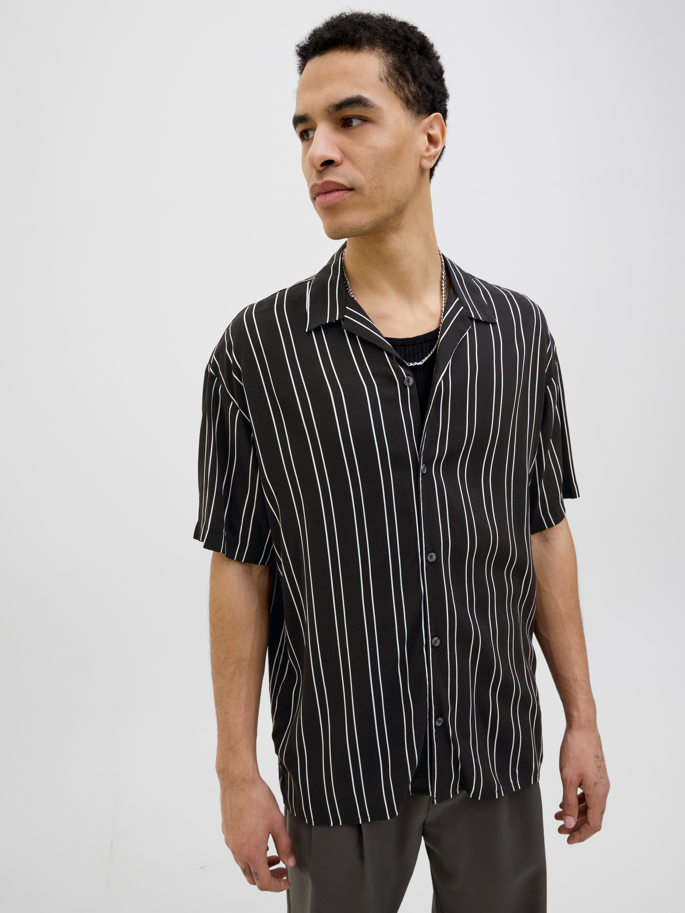 Jack & Jones Kurzarmhemd »JJEJEFF STRIPE RESORT SHIRT SS SN«, mit Streifen Muster
